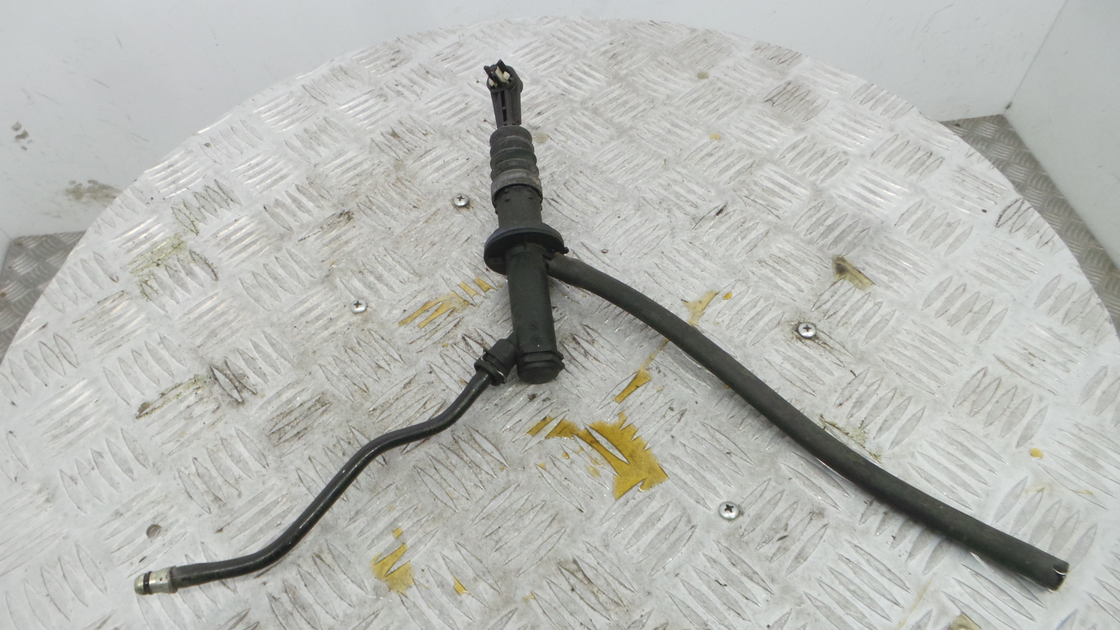 Bomba Principal da Embraiagem  306100018R - RENAULT MEGANE III Hatchback (BZ0/1_, B3_)-38395009