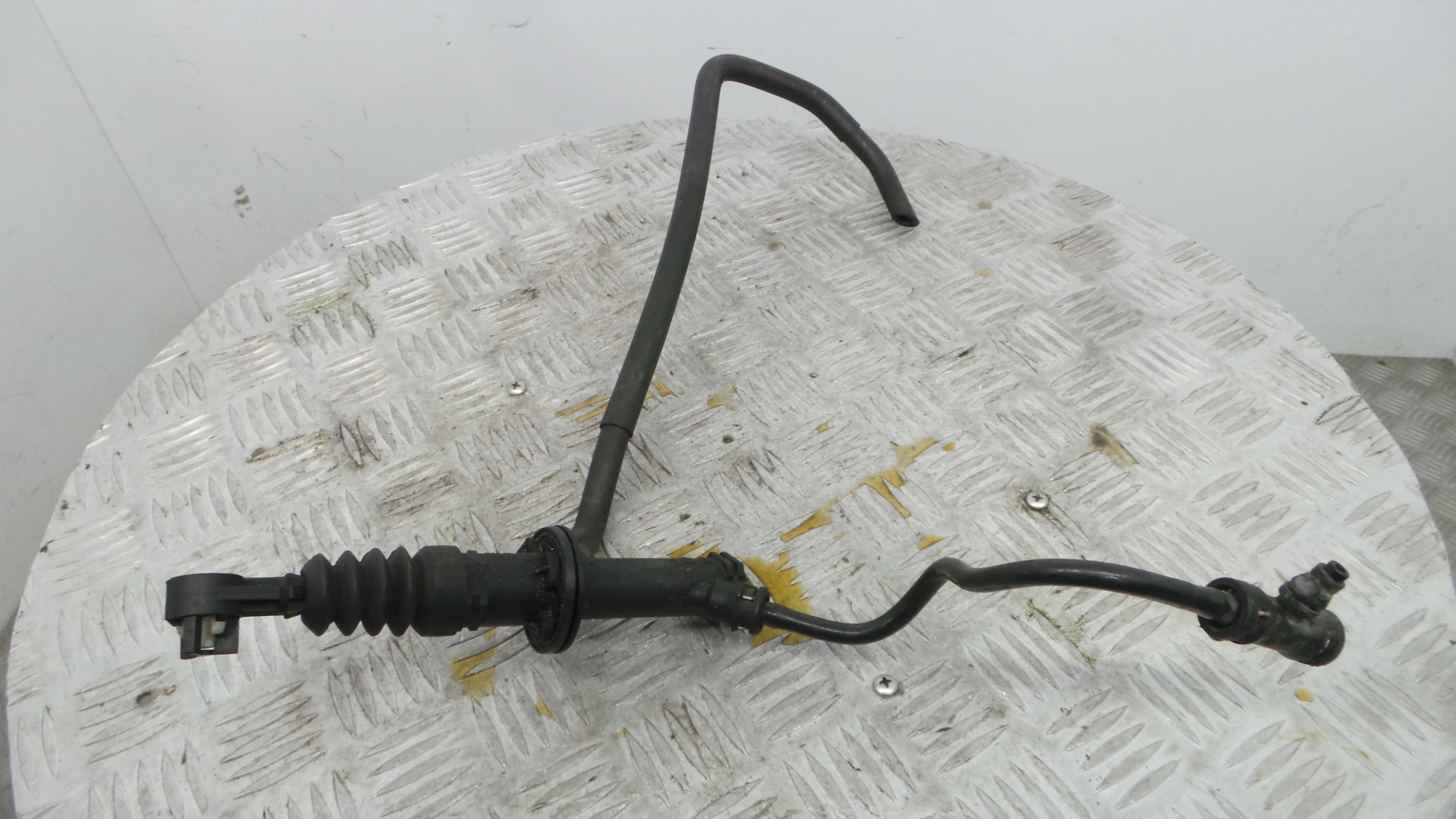 Bomba Principal da Embraiagem  8200436137 - RENAULT CLIO III (BR0/1, CR0/1)-38395030