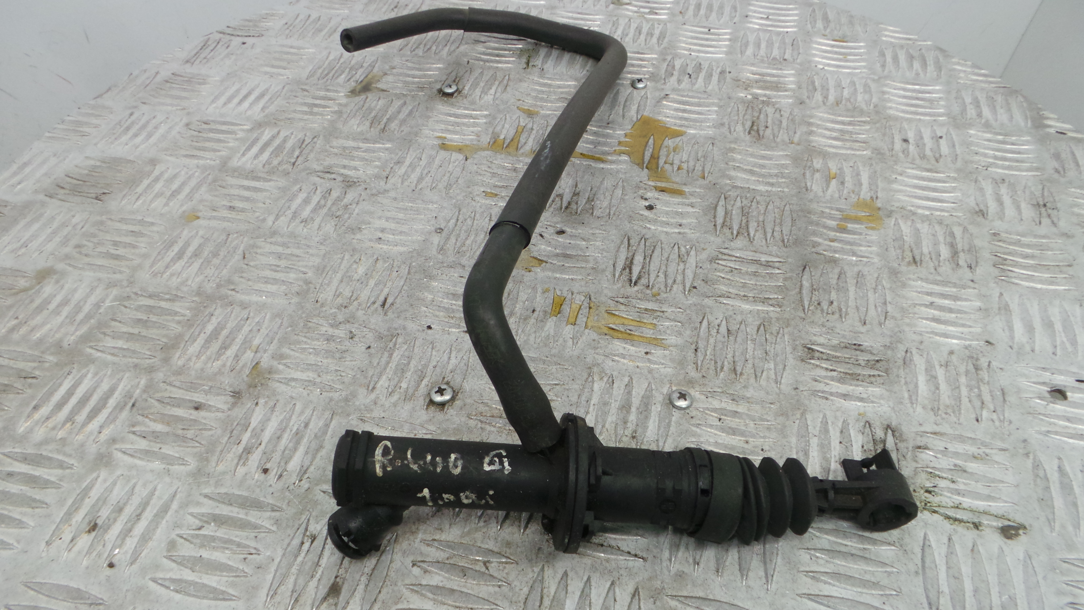 Bomba Principal da Embraiagem  8200436137 - RENAULT CLIO III (BR0/1, CR0/1)-38395047