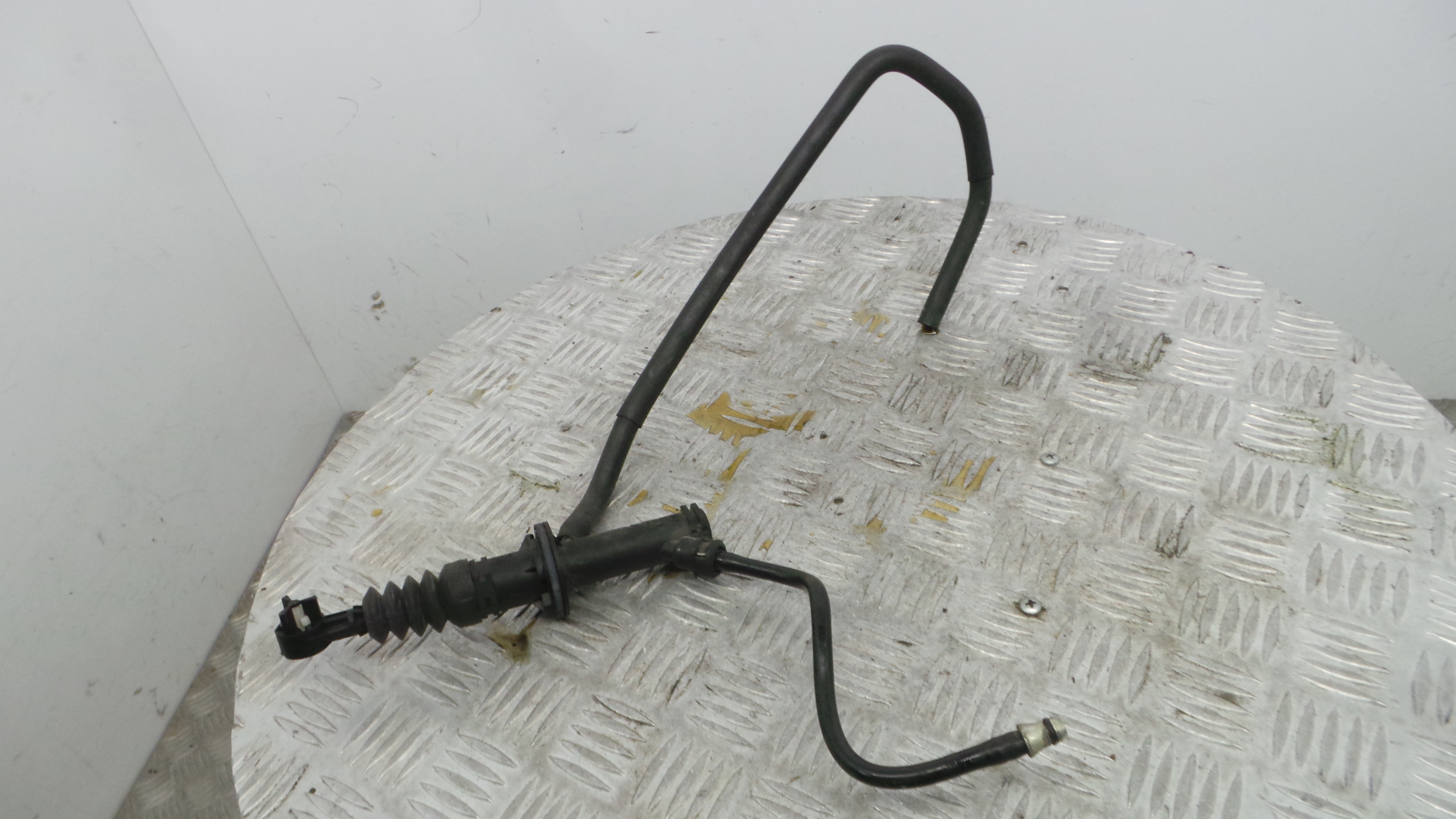 Bomba Principal da Embraiagem  8200436137 - RENAULT CLIO III (BR0/1, CR0/1)-38395869