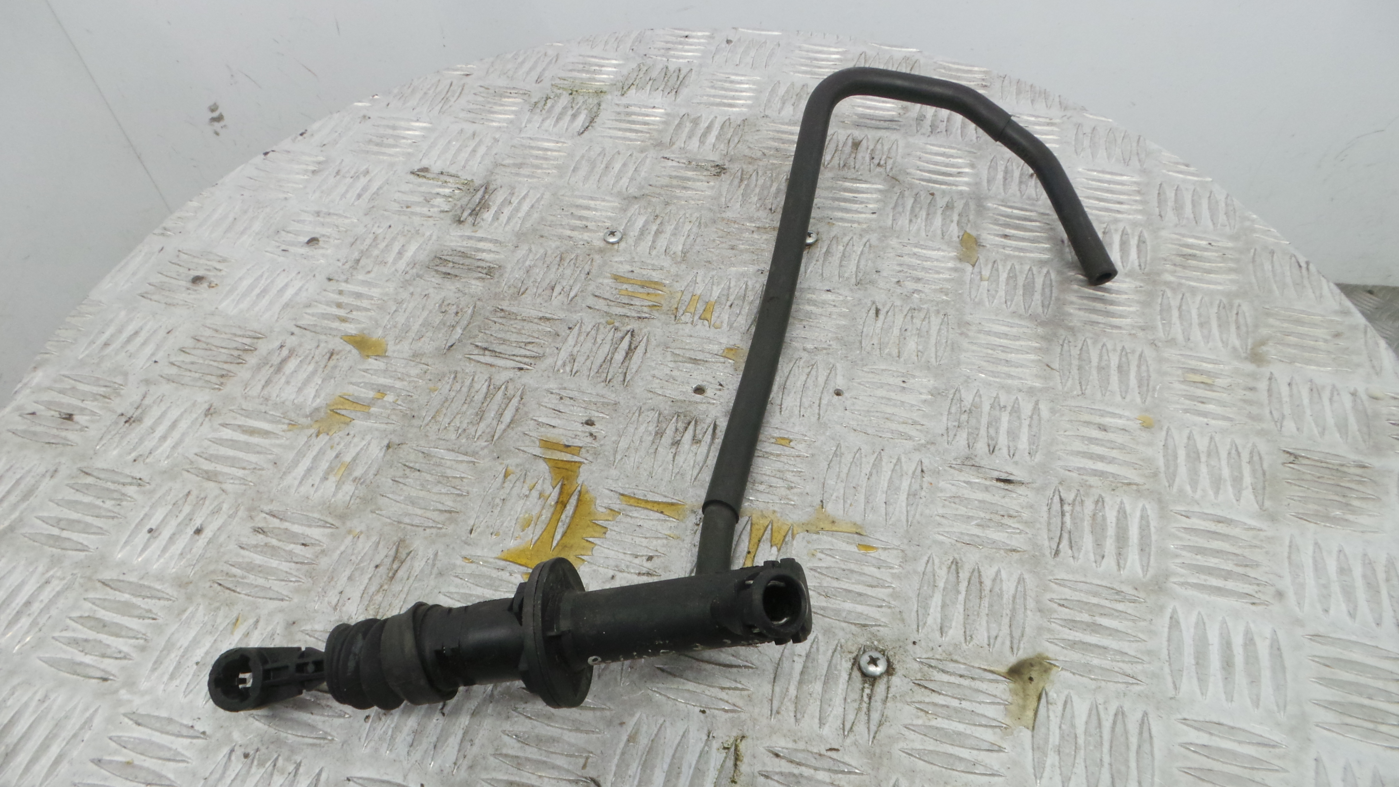 Bomba Principal da Embraiagem  8200436137 - RENAULT CLIO III (BR0/1, CR0/1)-38395872