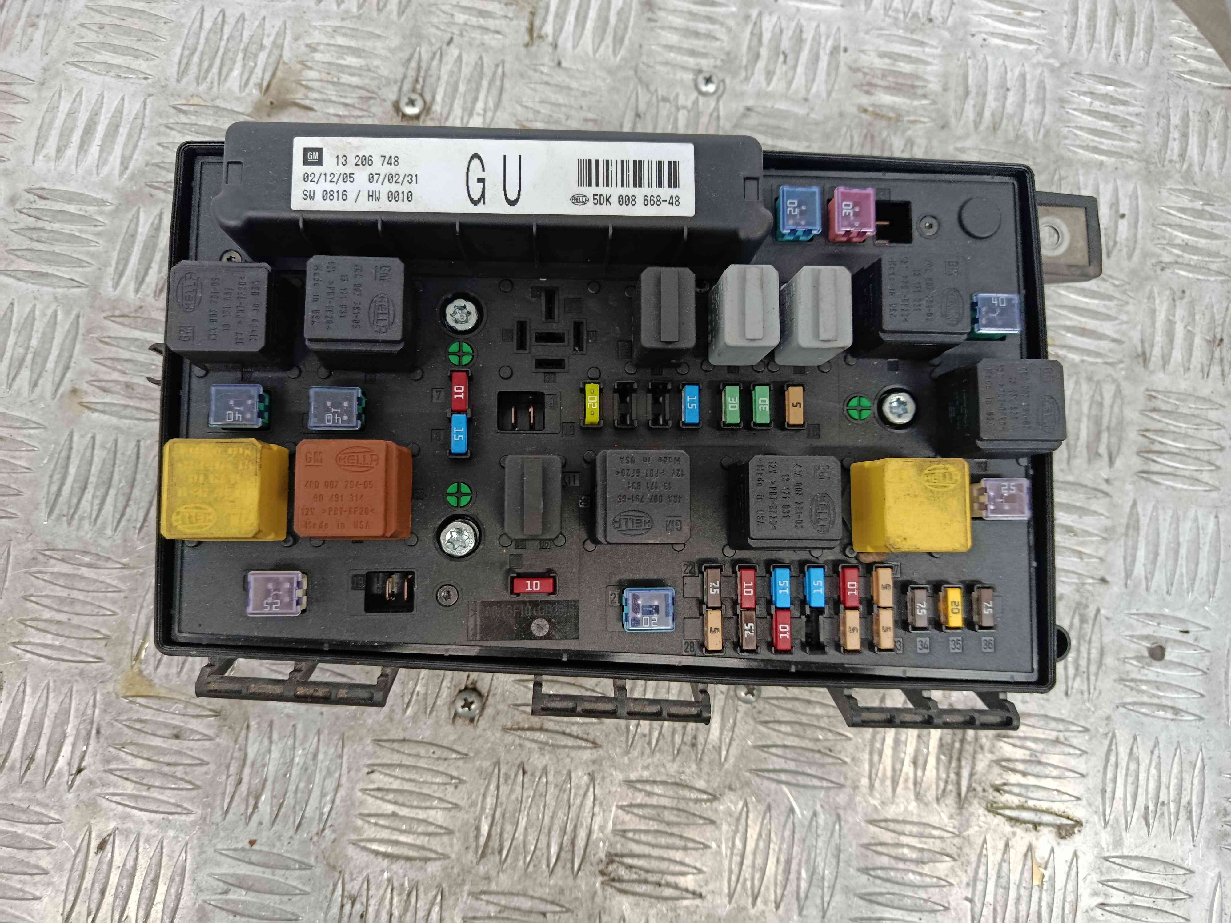 Caixa dos Fusíveis / BSI / UCH / SAM 13 206 748 - OPEL ZAFIRA / ZAFIRA FAMILY B (A05)-38400777