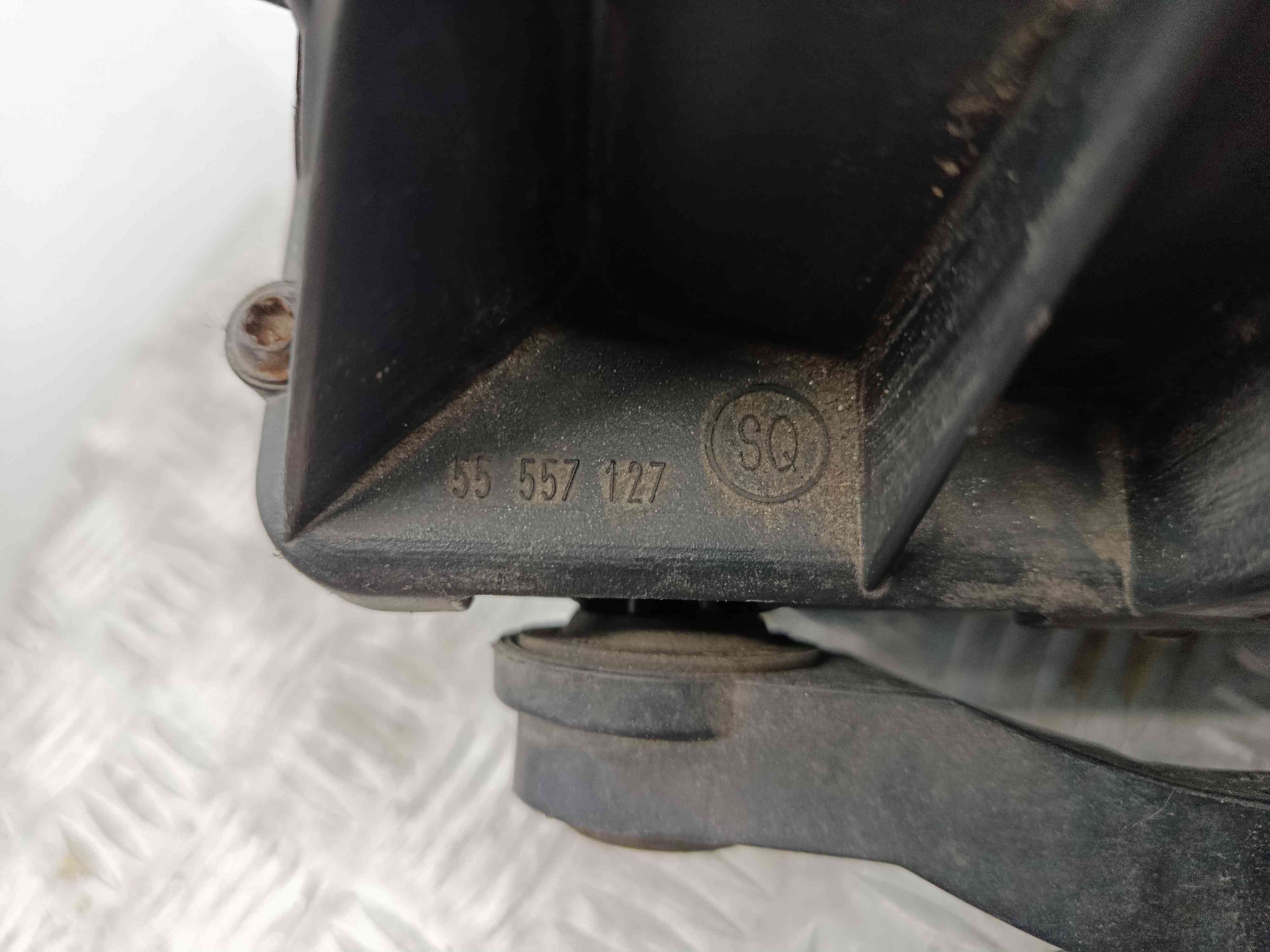 Caixa Filtro de Ar  46 138 85 936 - OPEL ZAFIRA / ZAFIRA FAMILY B (A05)-38400880