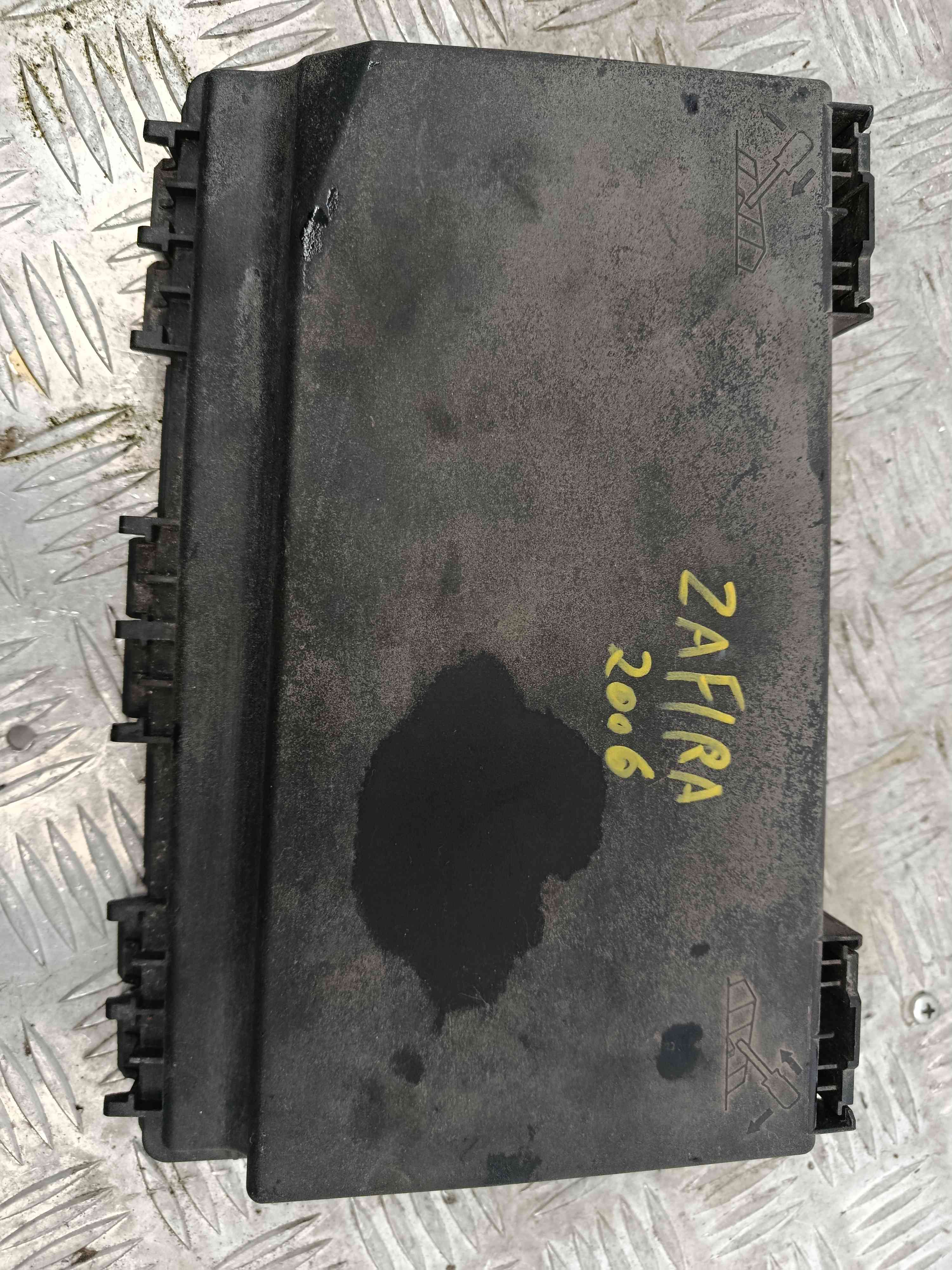 Tampa da Caixa dos Fusíveis 743 382-00 - OPEL ZAFIRA / ZAFIRA FAMILY B (A05)-38402198