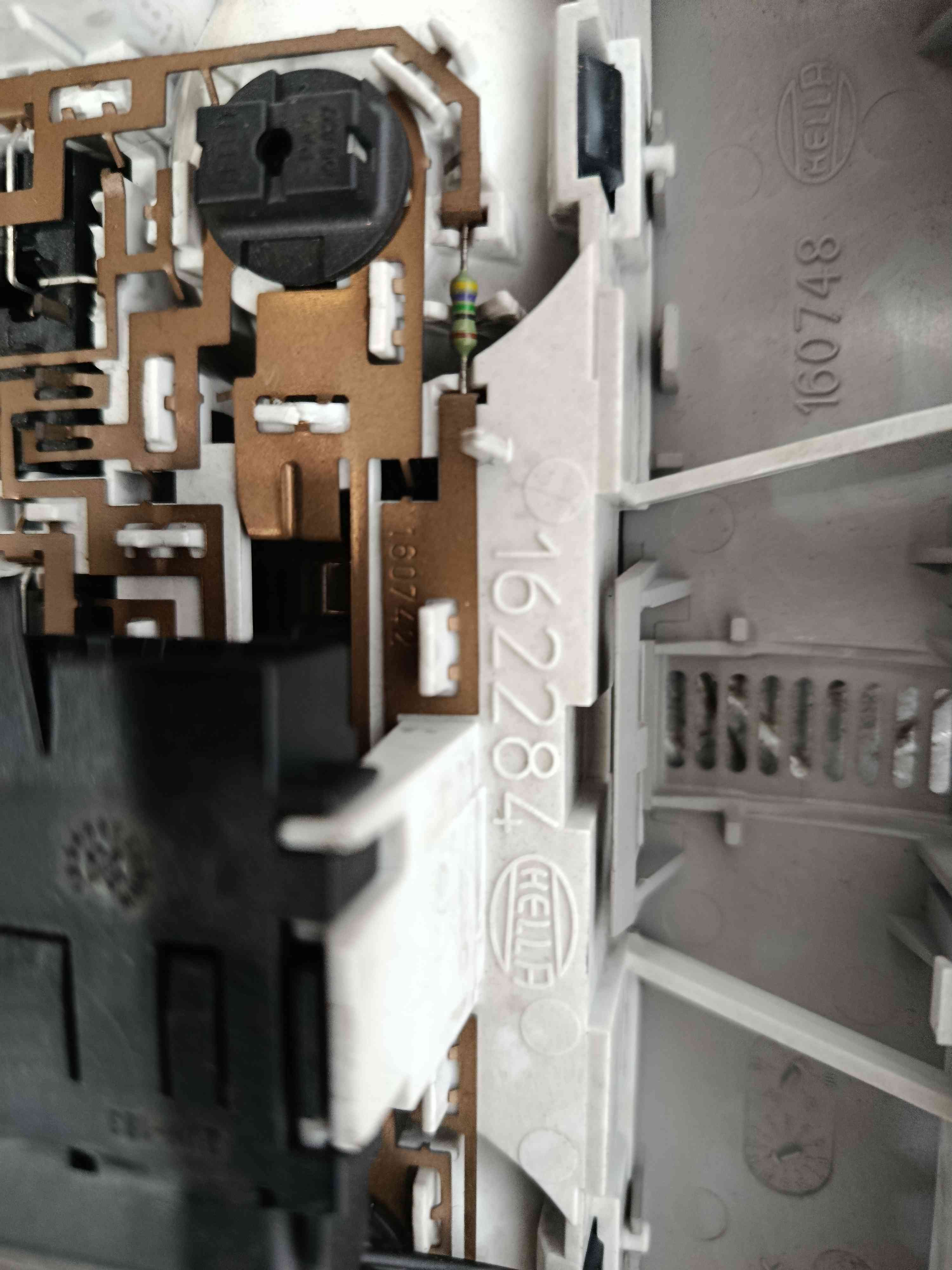 Plafonier Teto 13166476 - OPEL ZAFIRA / ZAFIRA FAMILY B (A05)-38406084