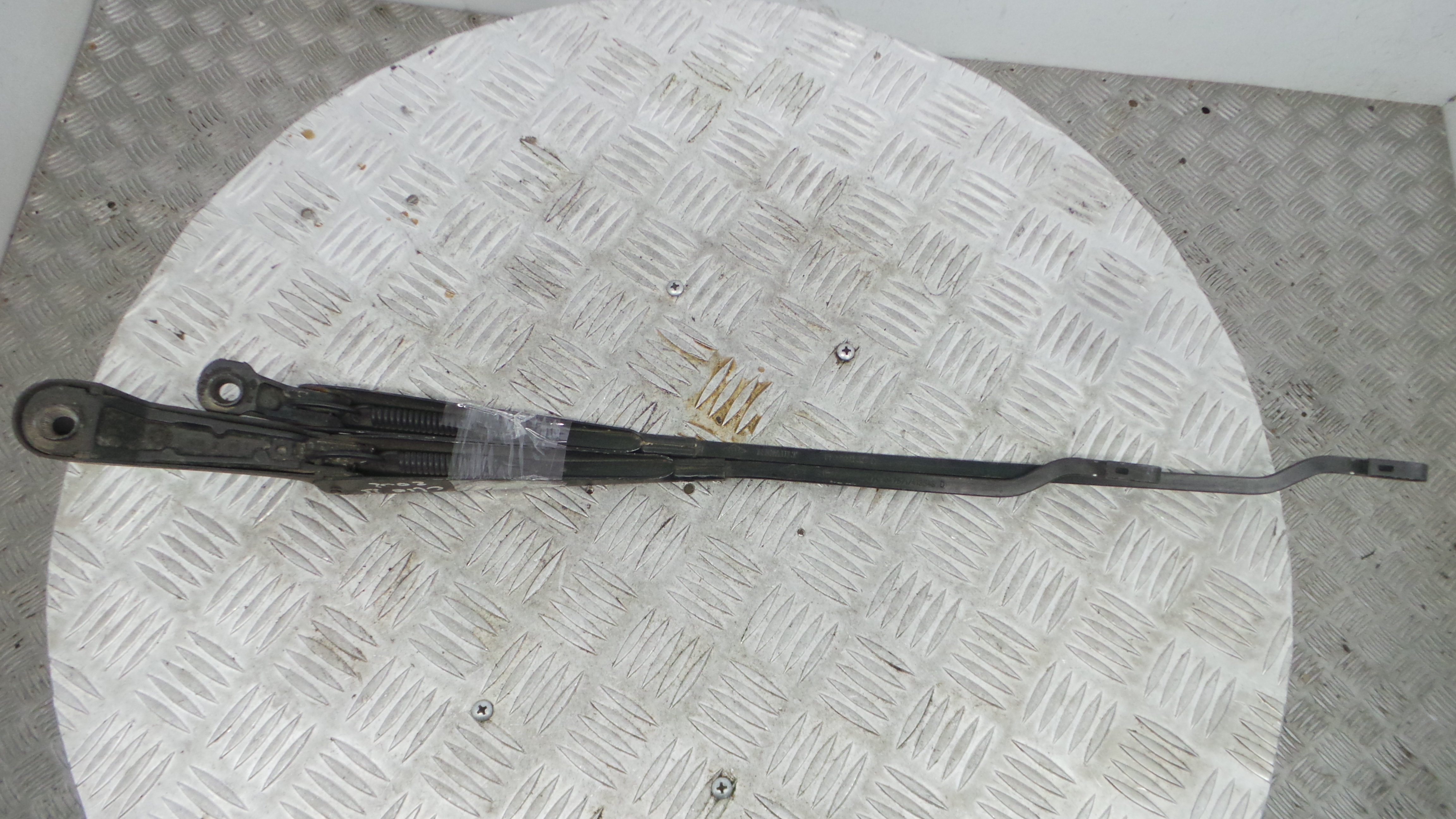 Braço Do Limpa-vidros 8200071211 - RENAULT CLIO II (BB_, CB_), CLIO Mk II (BB_, CB_)-38413715