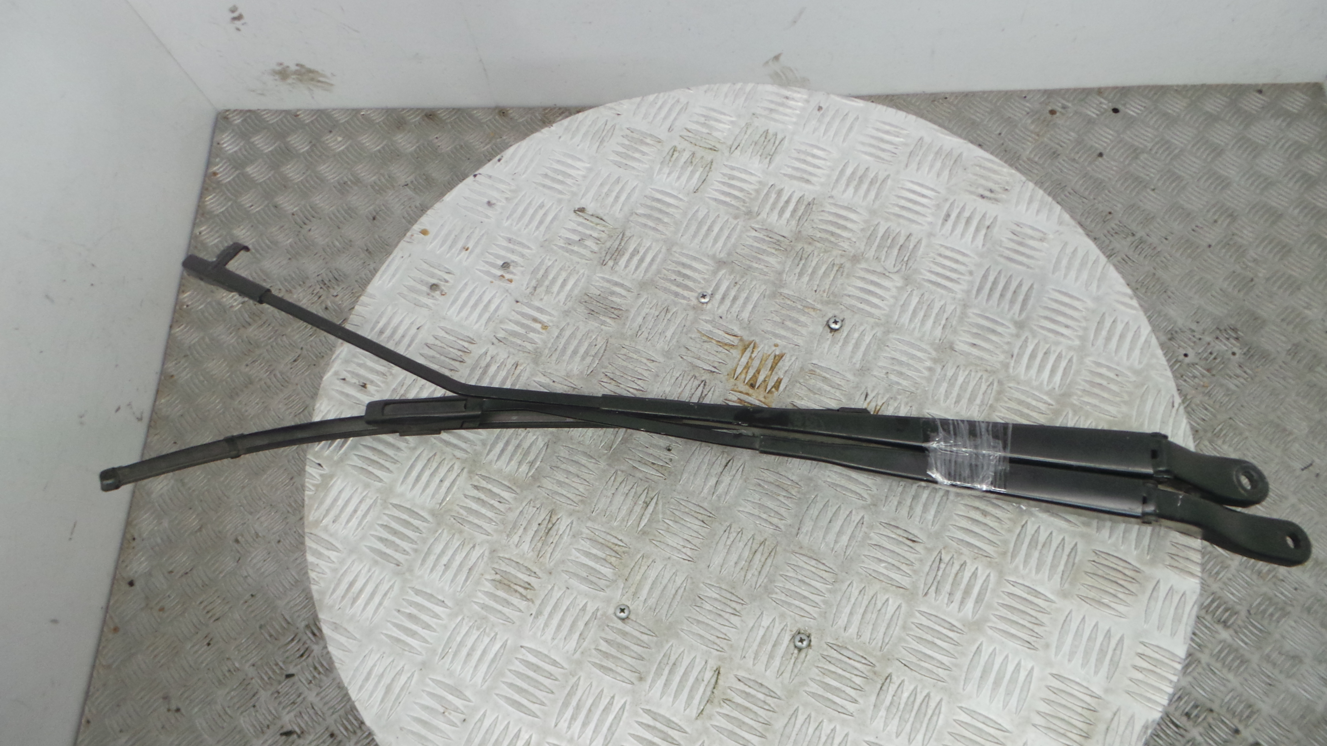 Braço Do Limpa-vidros 288810005R - RENAULT MEGANE III Hatchback (BZ0/1_, B3_)-38413719