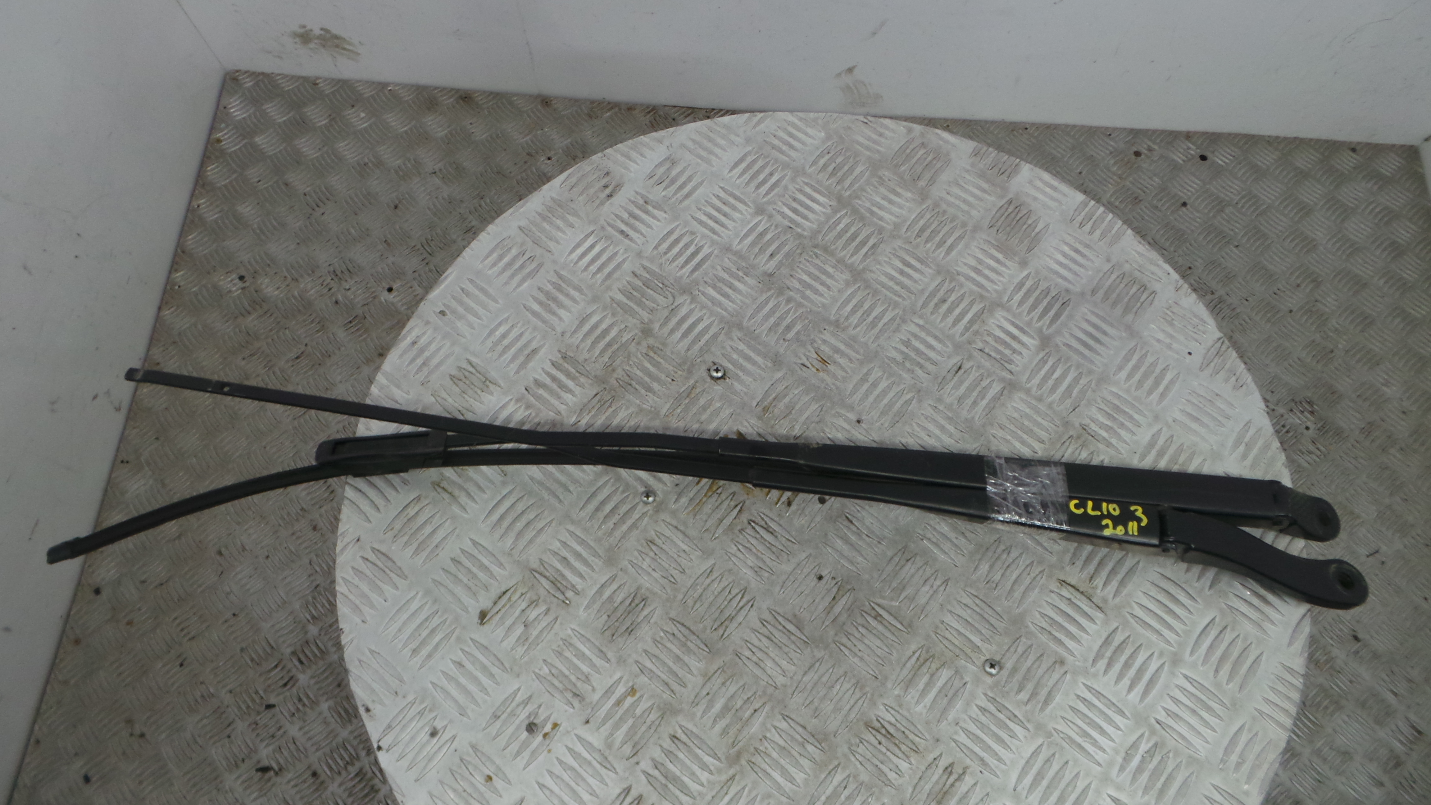 Braço Do Limpa-vidros 8200814567 - RENAULT CLIO III (BR0/1, CR0/1)-38413736 Braço Do Limpa-vidros 8200814567 - RENAULT CLIO III (BR0/1, CR0/1)-38413736