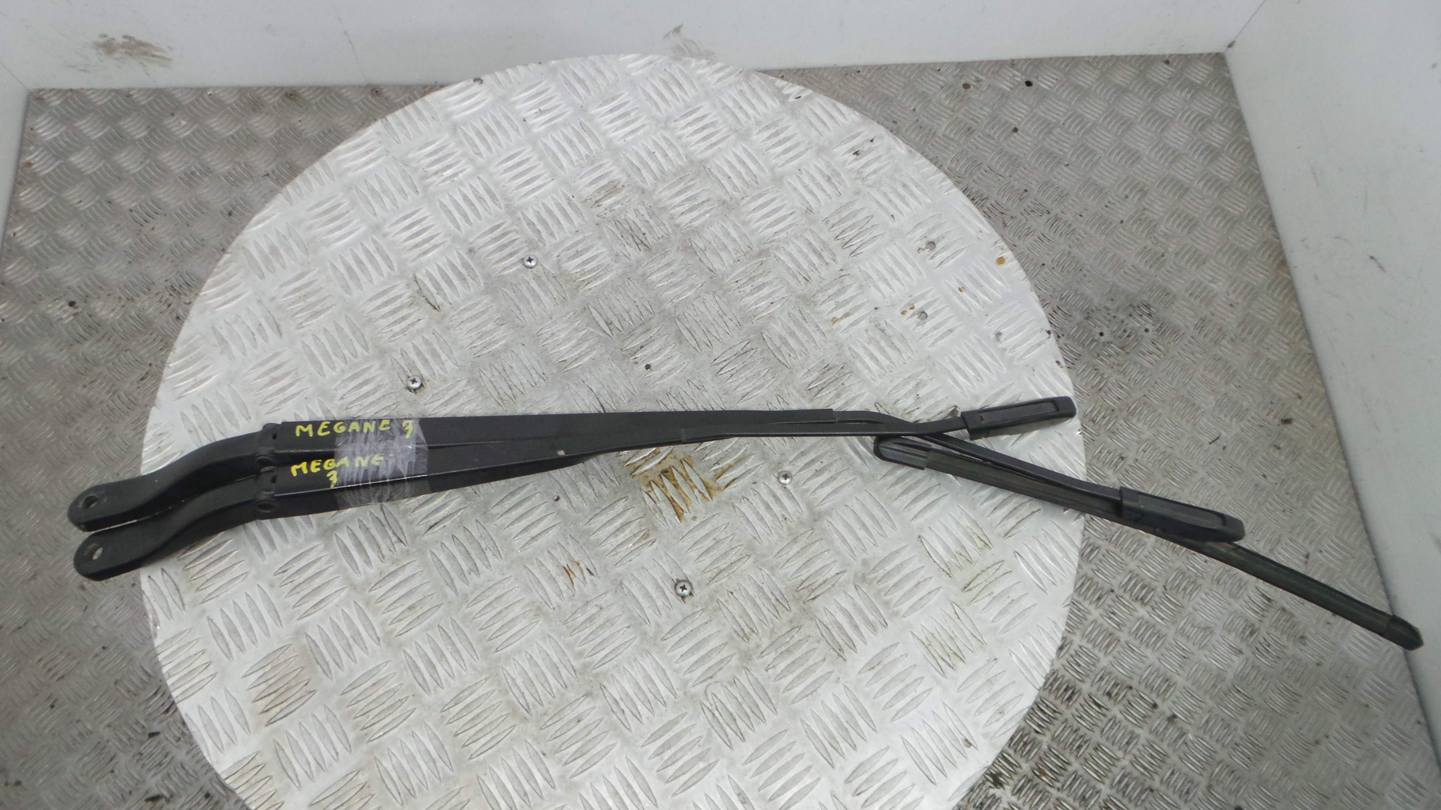 Braço Do Limpa-vidros 288810005R - RENAULT MEGANE III Hatchback (BZ0/1_, B3_)-38413740 Braço Do Limpa-vidros 288810005R - RENAULT MEGANE III Hatchback (BZ0/1_, B3_)-38413740