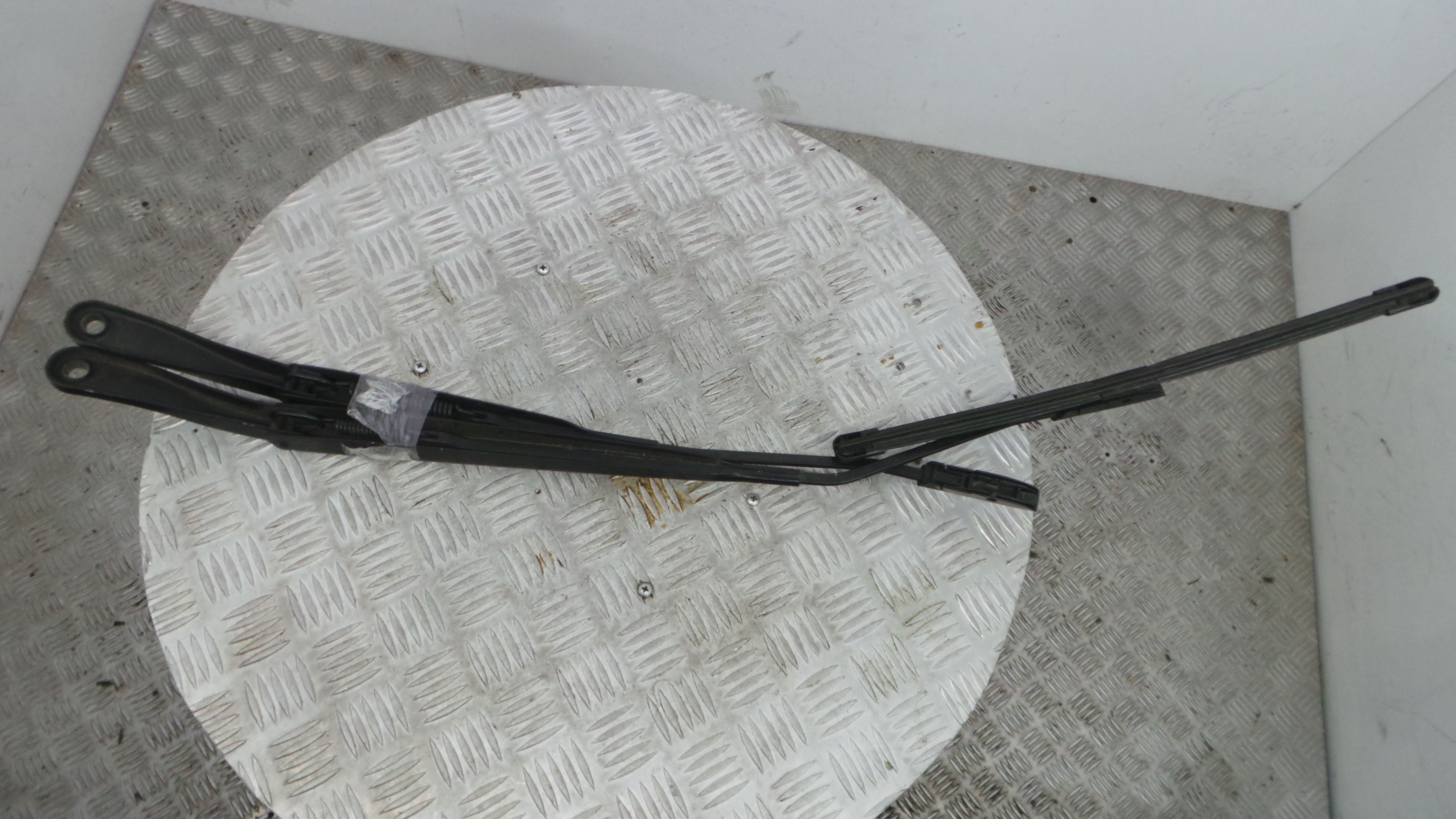 Braço Do Limpa-vidros 288810005R - RENAULT MEGANE III Hatchback (BZ0/1_, B3_)-38413740