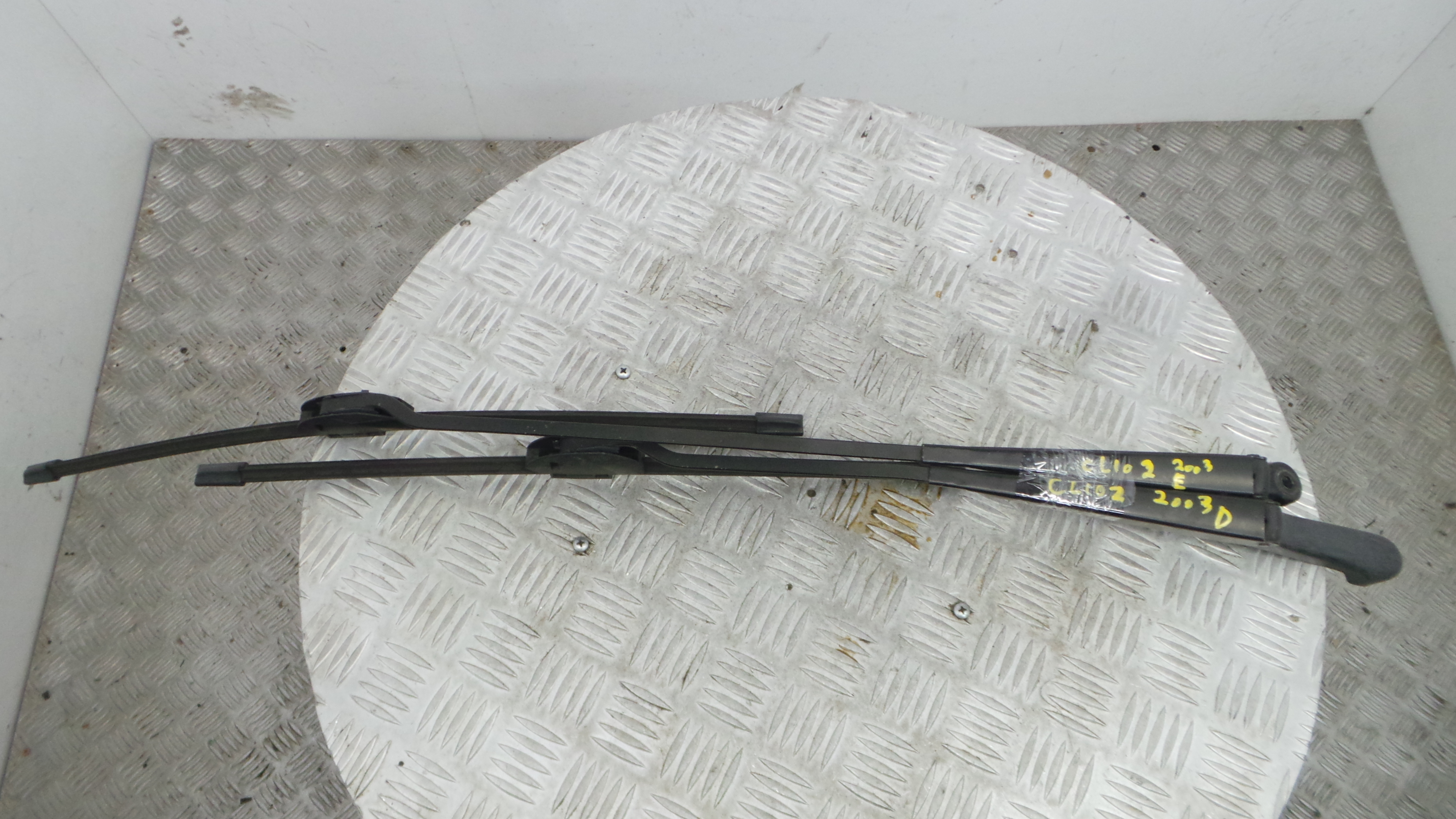 Braço Do Limpa-vidros 8200275812 - RENAULT CLIO II (BB_, CB_), CLIO Mk II (BB_, CB_)-38414458 Braço Do Limpa-vidros 8200275812 - RENAULT CLIO II (BB_, CB_), CLIO Mk II (BB_, CB_)-38414458