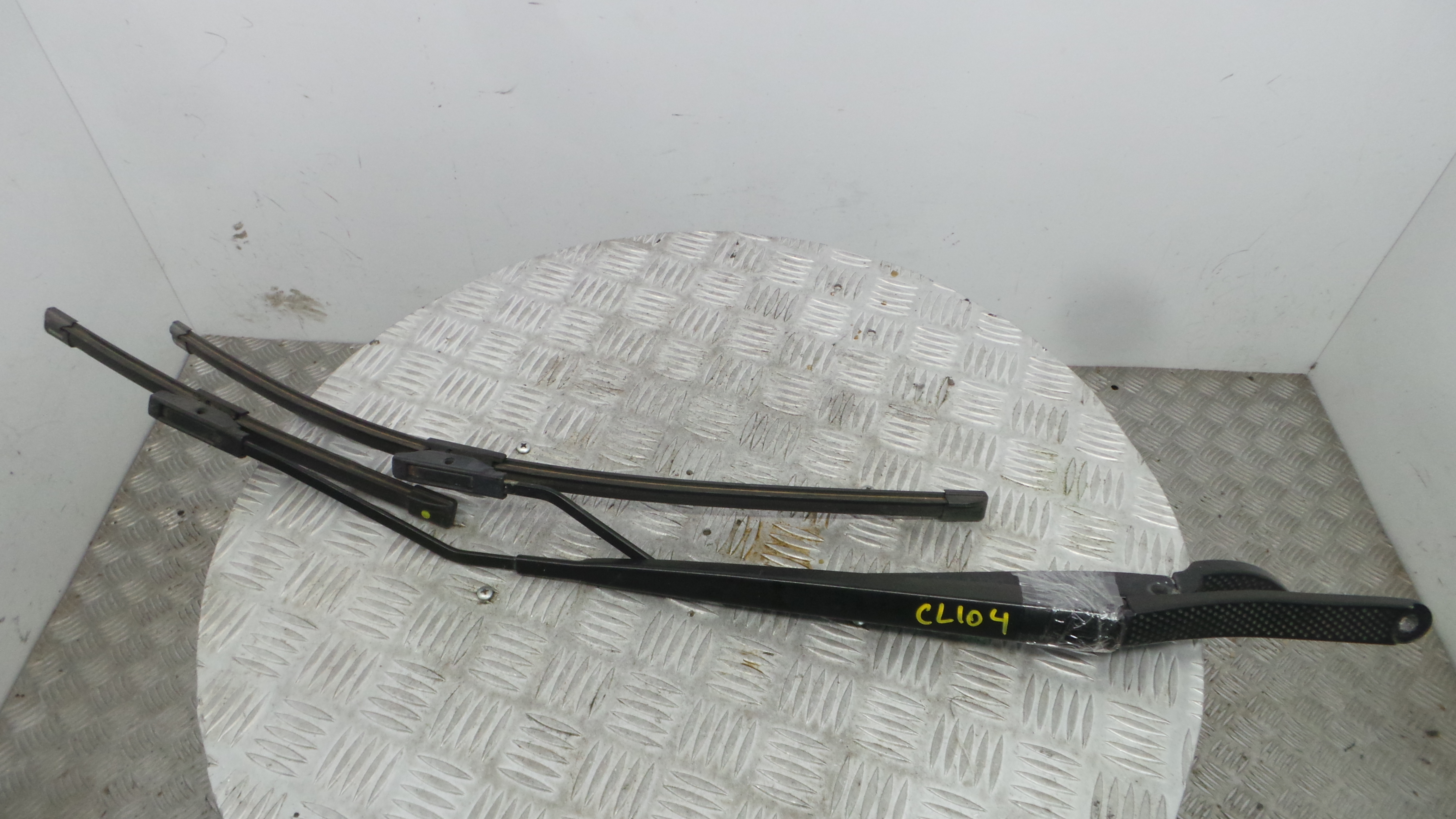 Braço Do Limpa-vidros 288818098R - RENAULT CLIO IV (BH_)-38414485 Braço Do Limpa-vidros 288818098R - RENAULT CLIO IV (BH_)-38414485