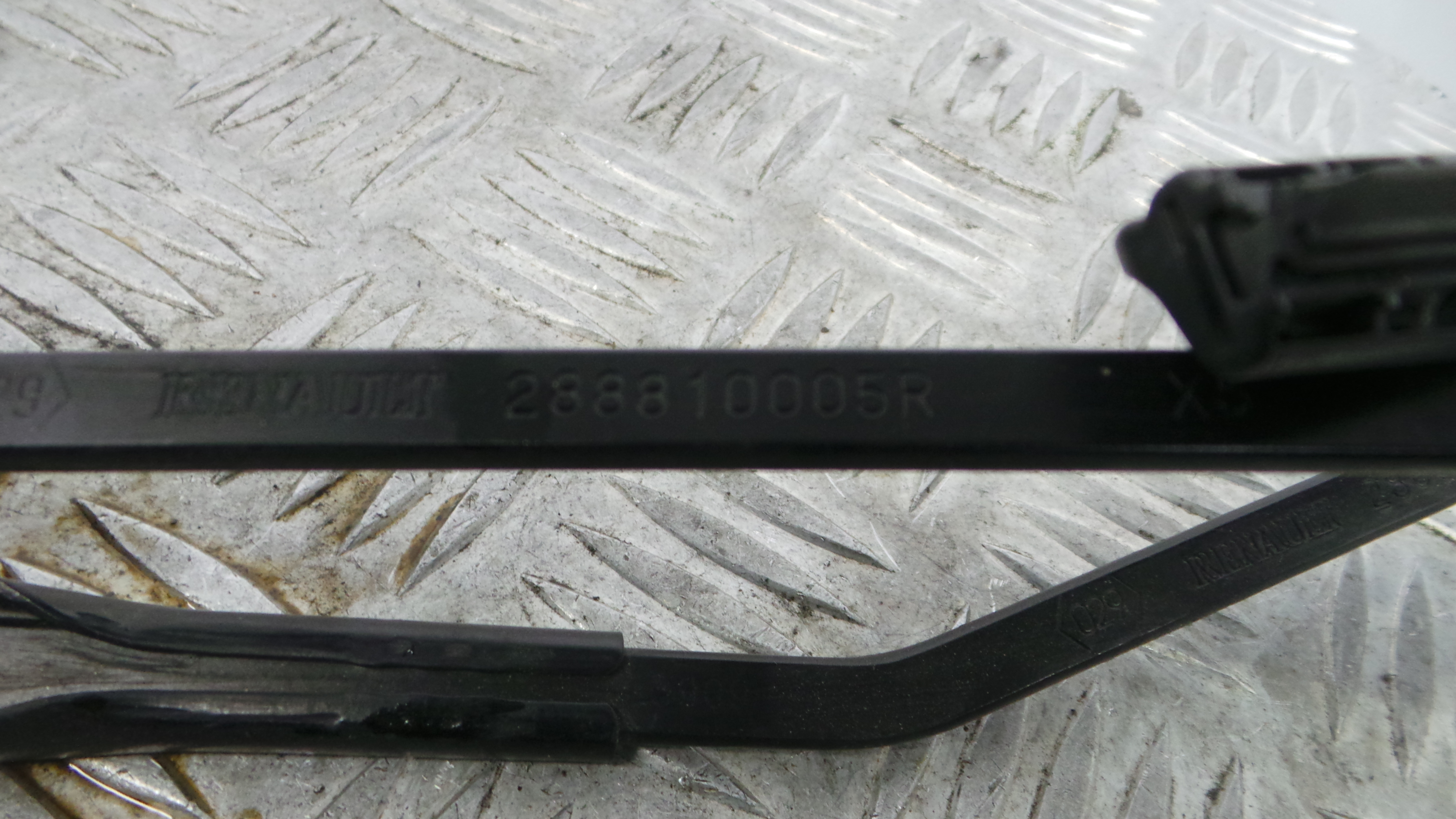 Braço Do Limpa-vidros 288810005R - RENAULT MEGANE III Hatchback (BZ0/1_, B3_)-38414590