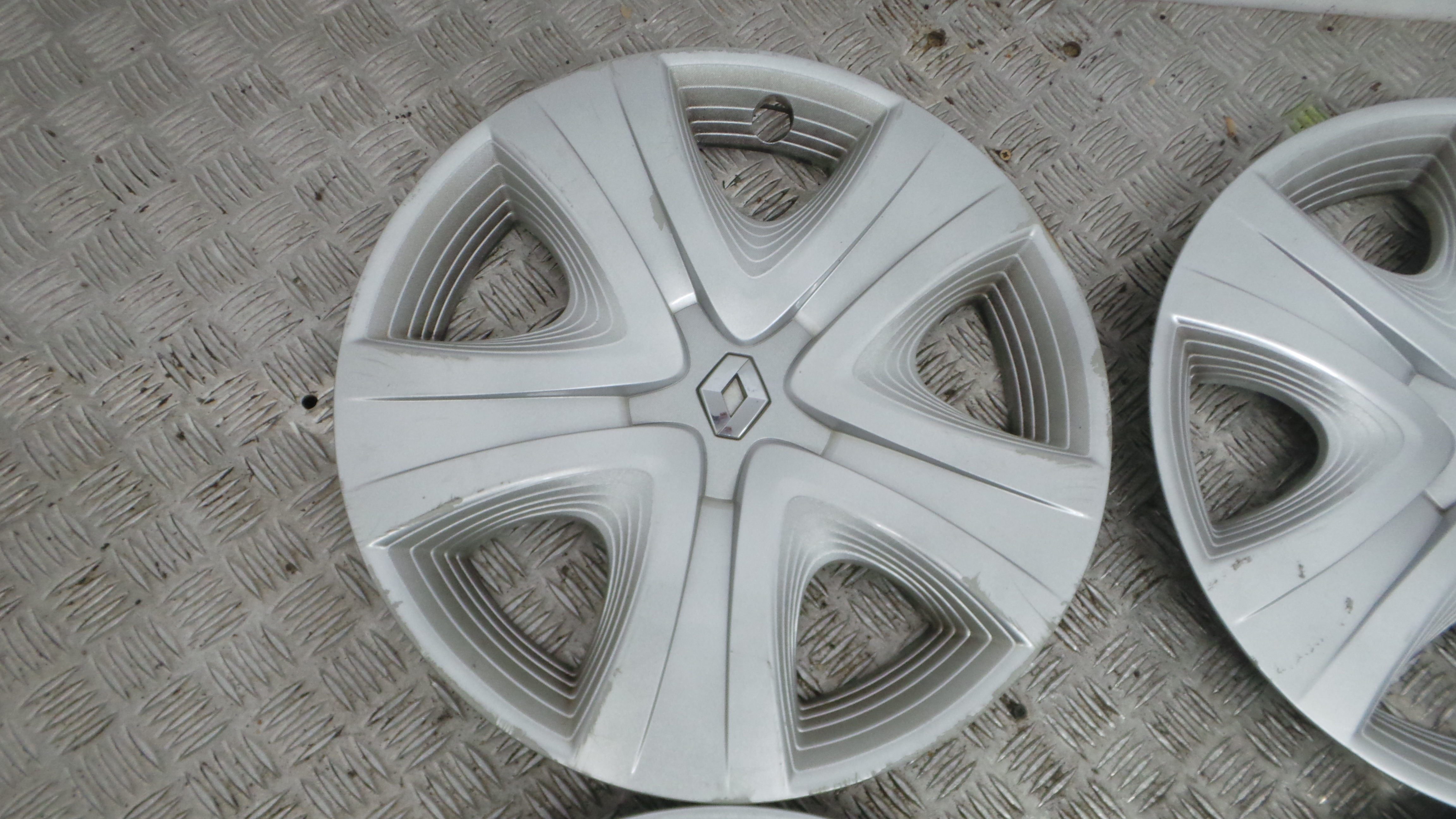 Tampões das rodas 403150370R - RENAULT CLIO IV (BH_)-38416104