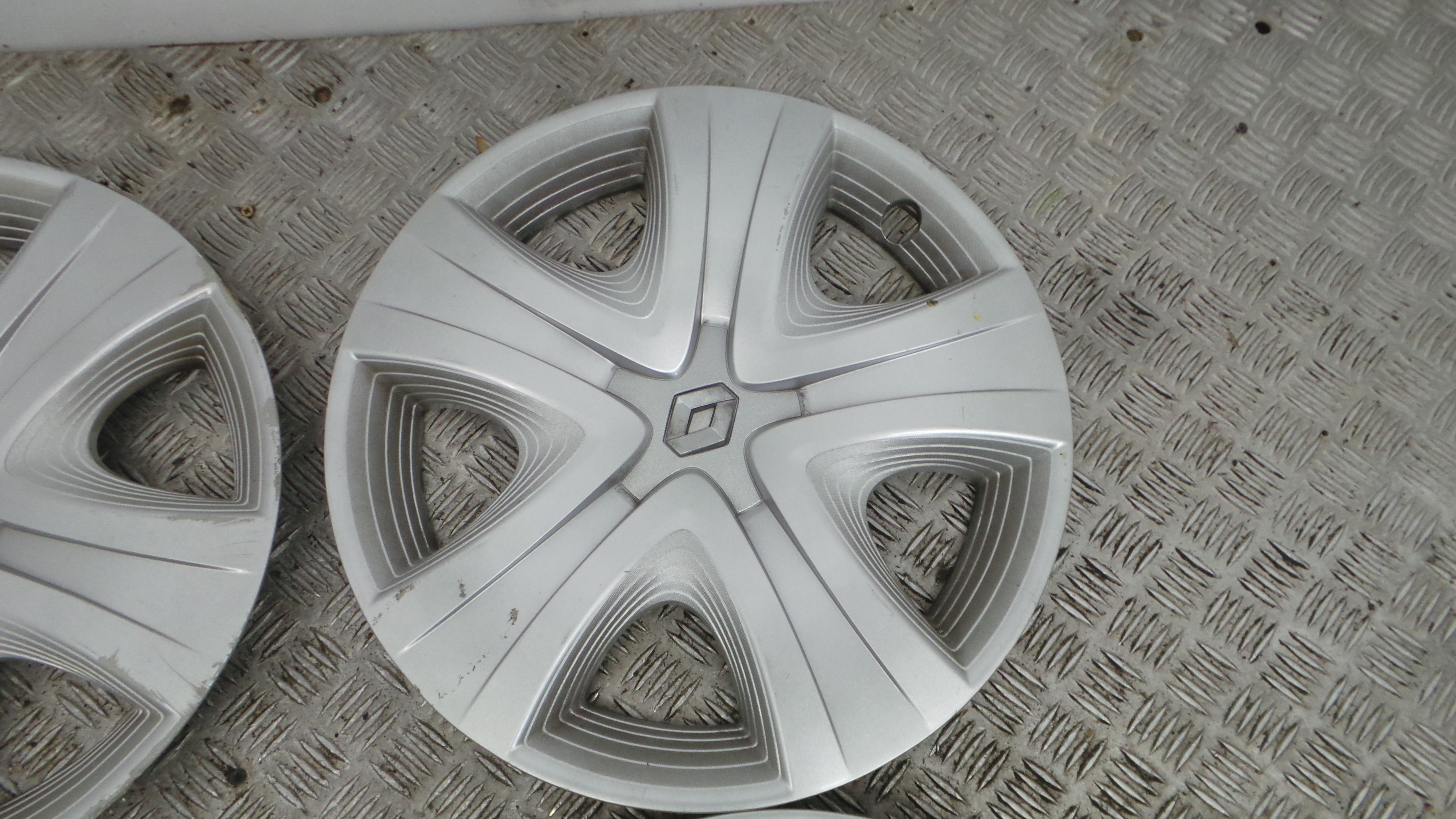 Tampões das rodas 403150370R - RENAULT CLIO IV (BH_)-38416104