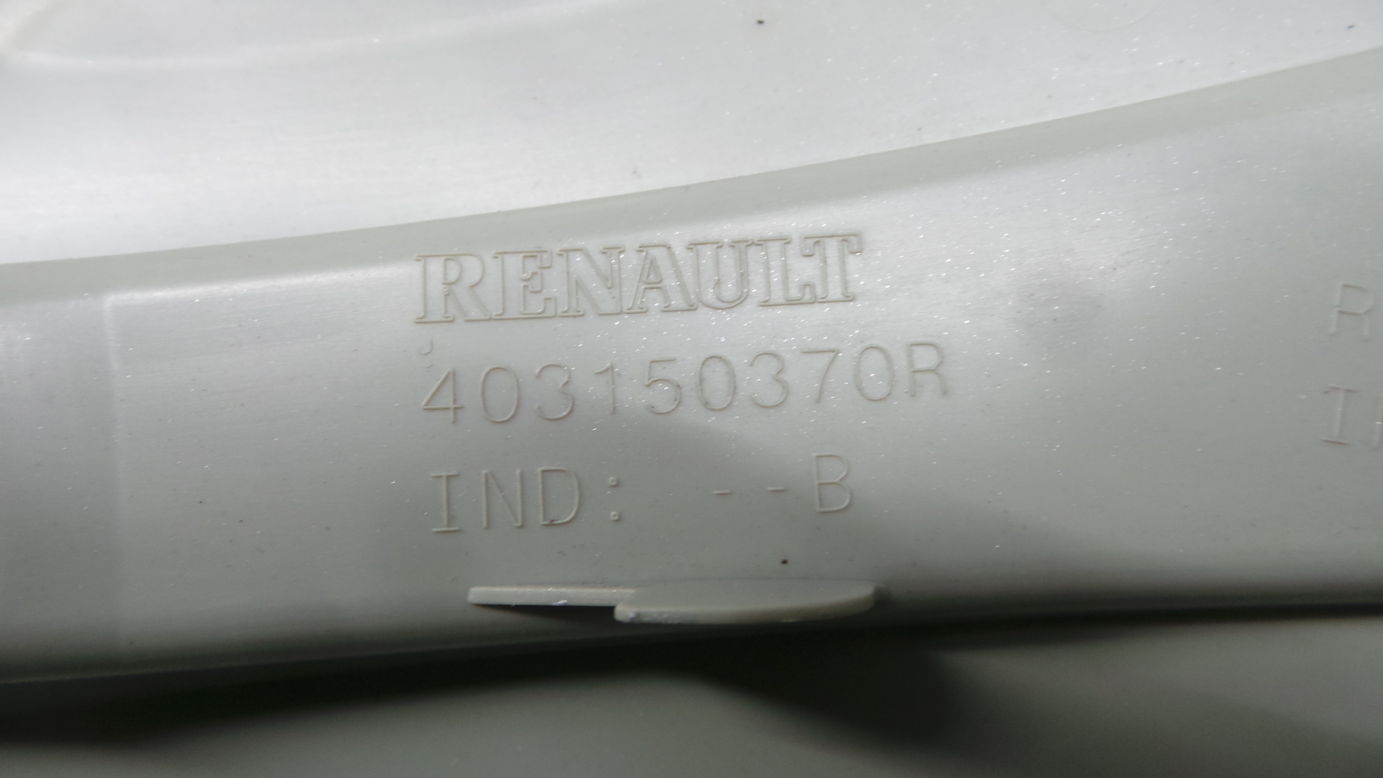 Tampões das rodas 403150370R - RENAULT CLIO IV (BH_)-38416104