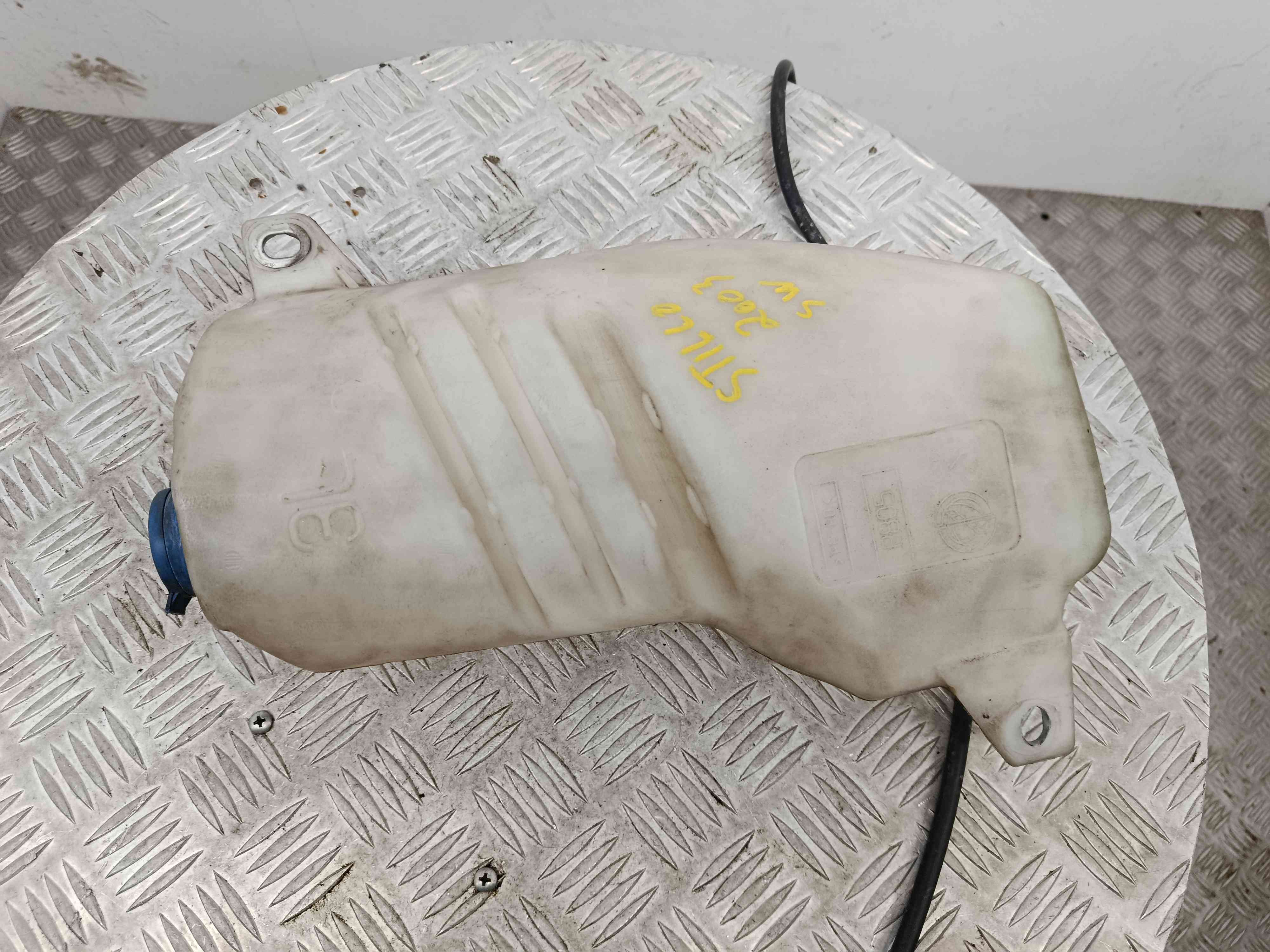 Deposito Reservatório Limpa Vidros Para Brisas B805 - FIAT STILO Multi Wagon (192_)-38427115 Deposito Reservatório Limpa Vidros Para Brisas B805 - FIAT STILO Multi Wagon (192_)-38427115