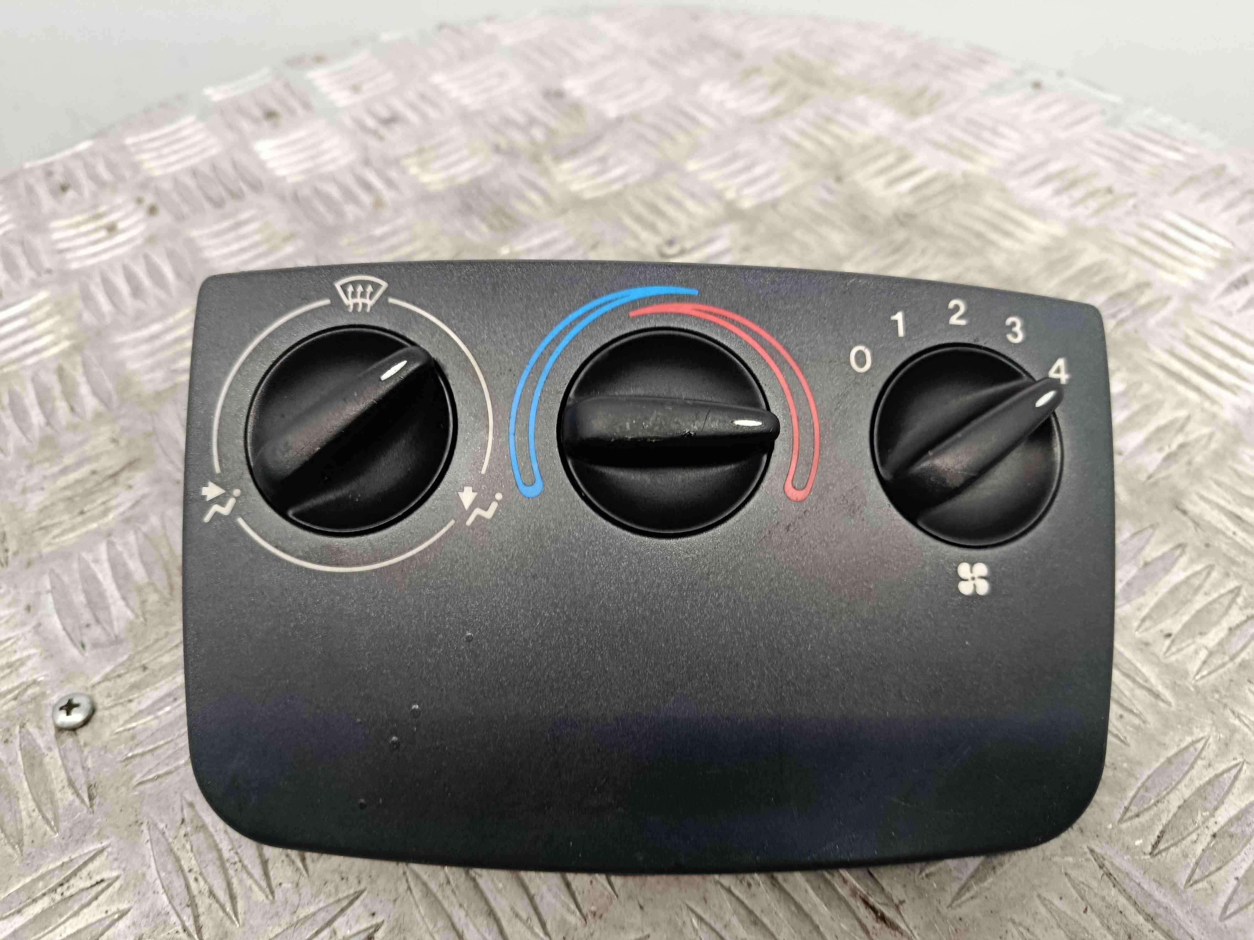 Comando da Sofagem / Climatronic 96FP19A522DA - FORD FIESTA IV (JA_, JB_), FIESTA Mk IV (JA_, JB_)-38443498