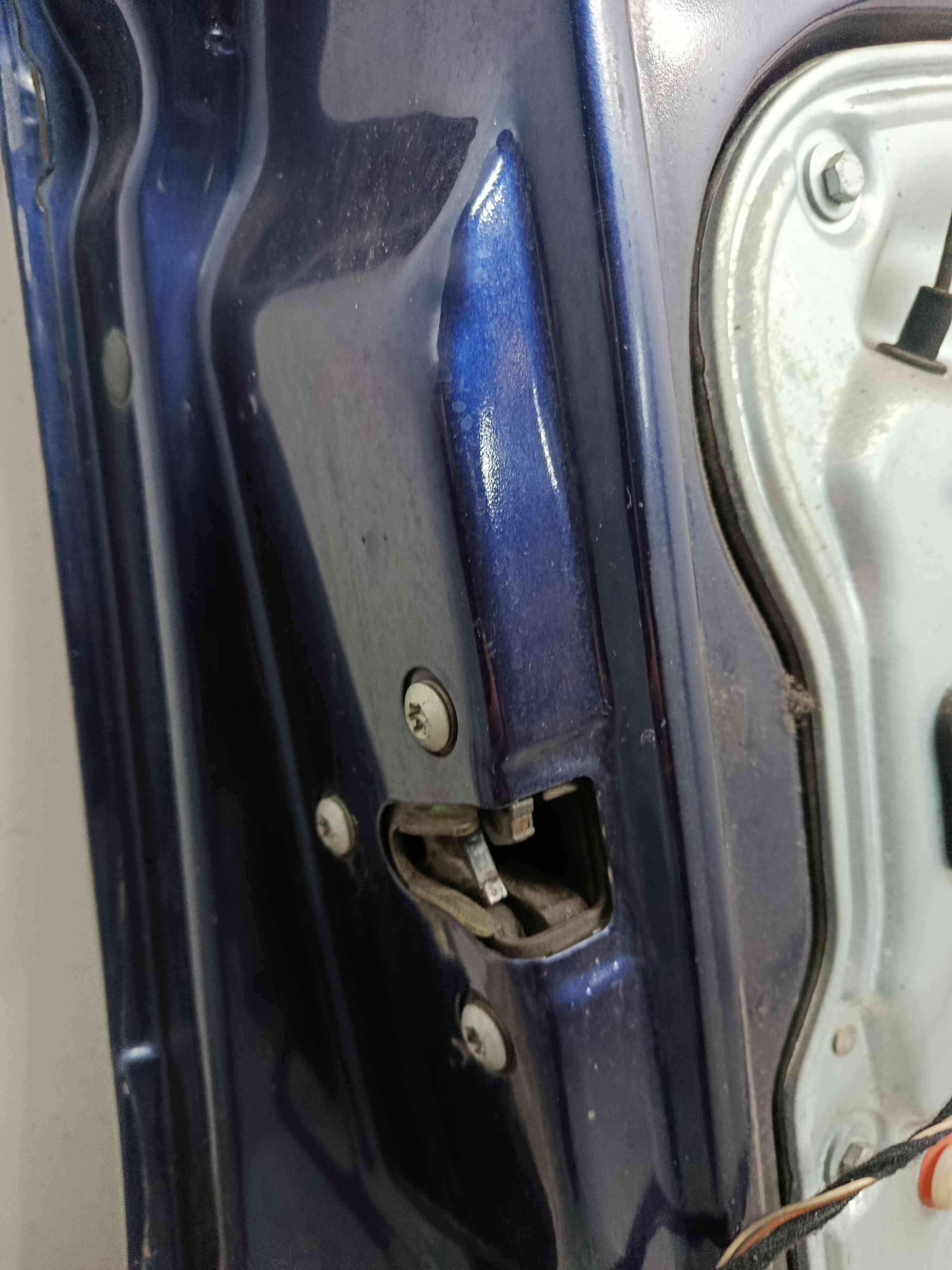 Fecho da Porta Frente Esq 51753232 - FIAT STILO Multi Wagon (192_)-38444013