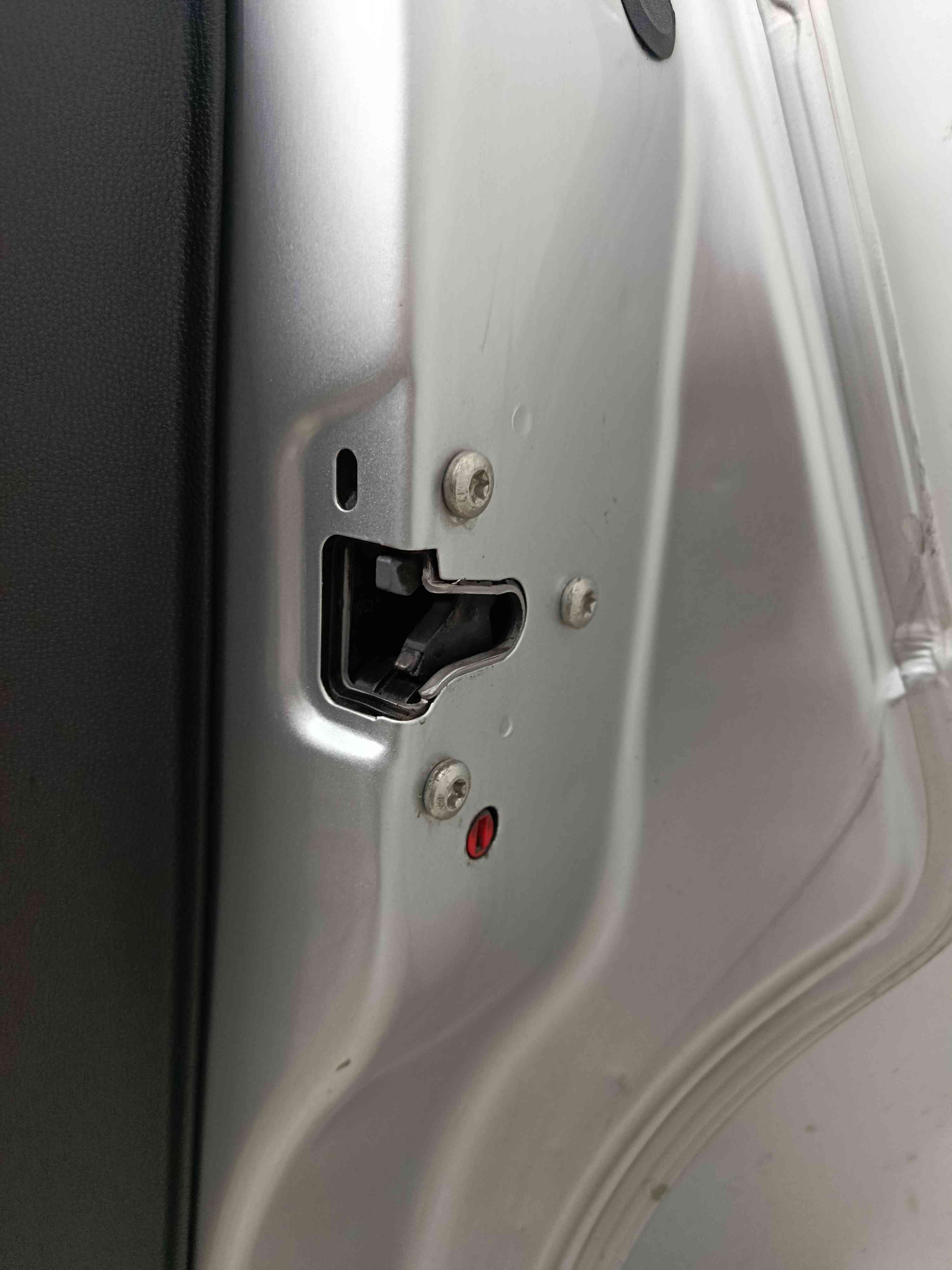 Fecho da Porta Trás Dto  - OPEL ZAFIRA B Caixa/monovolume (A05)-38444220