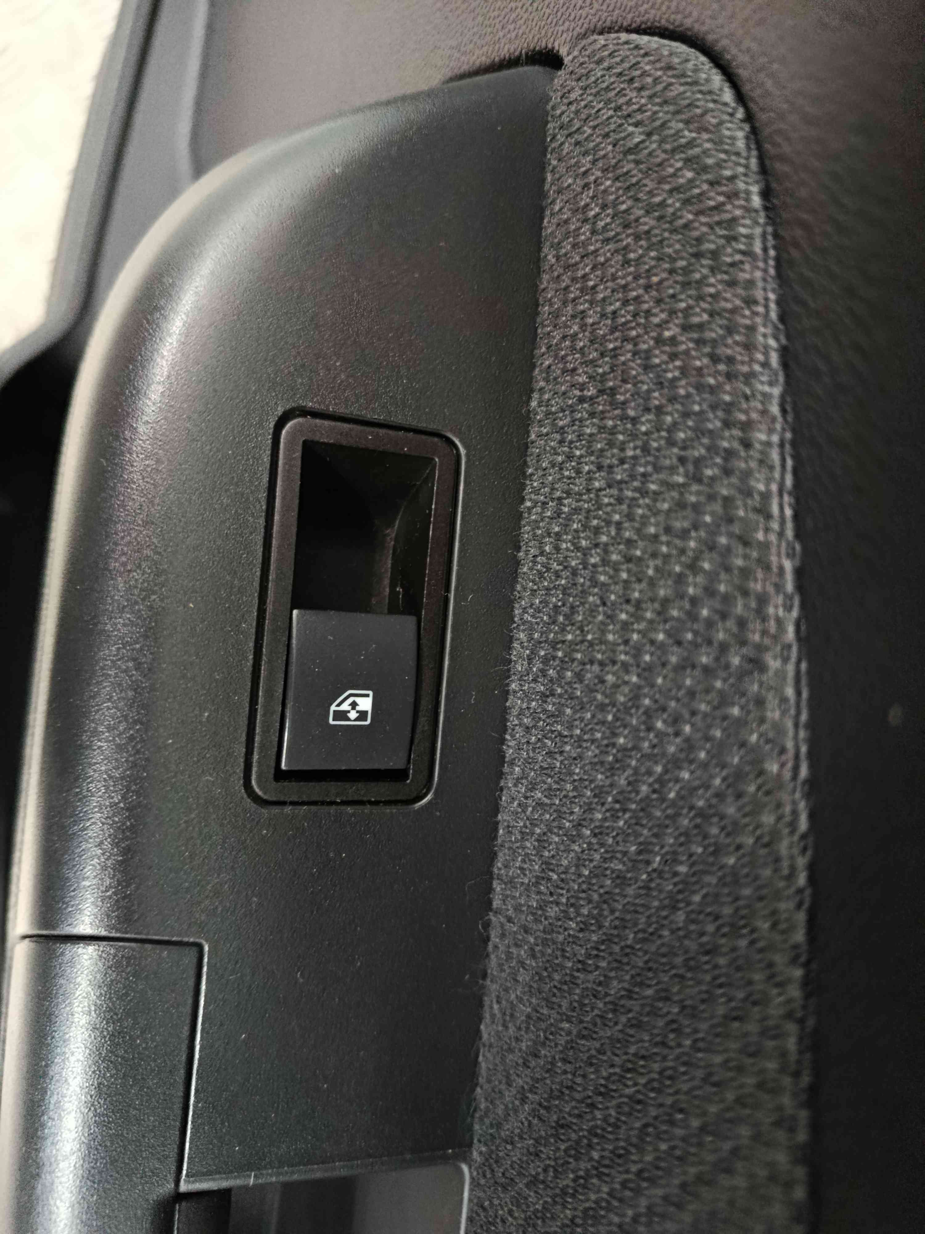 Interruptor / Comando Elevador Vidro Trás Dto 13228882 - OPEL ZAFIRA / ZAFIRA FAMILY B (A05)-38444227