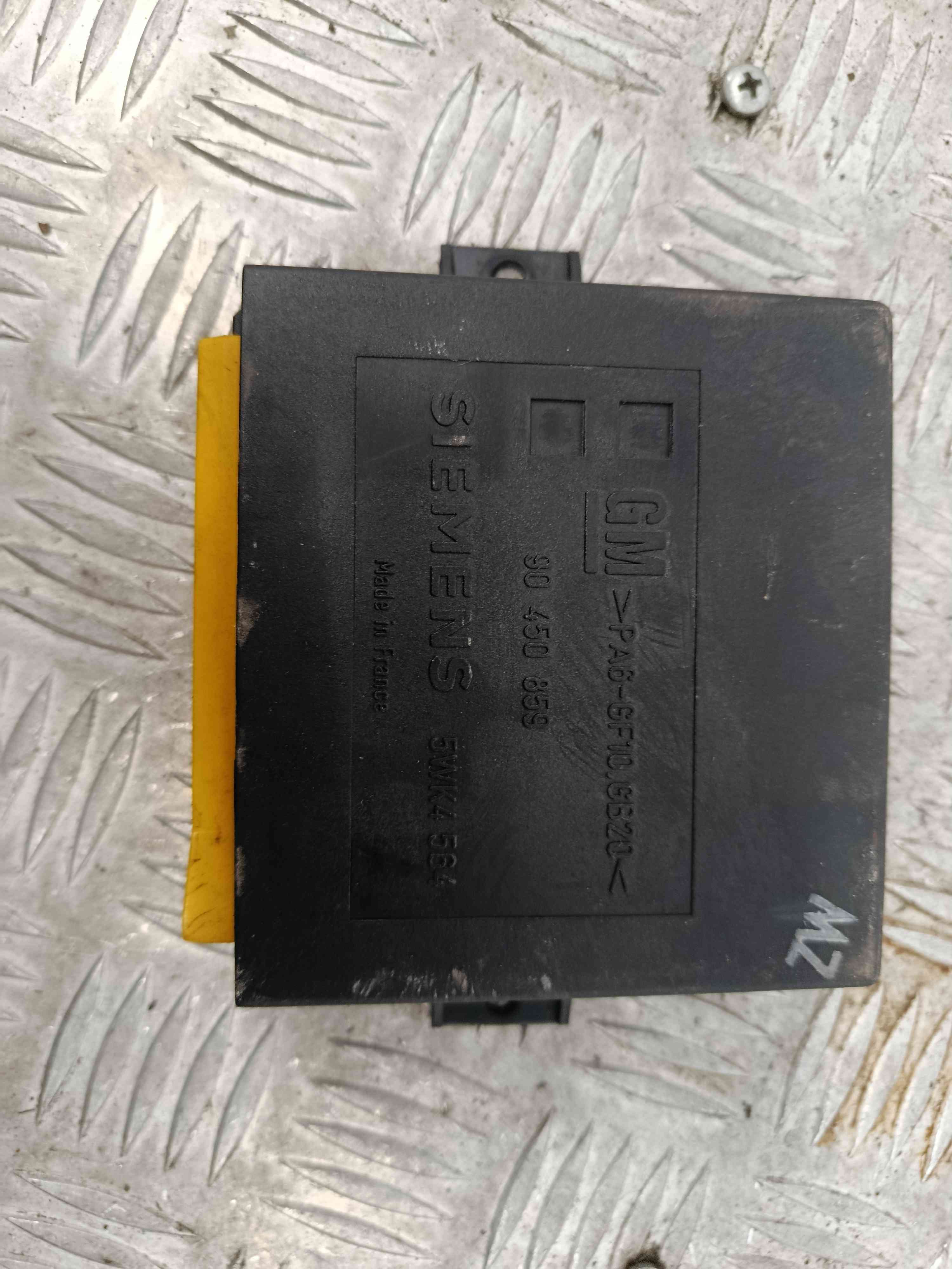 Centralina do Fecho Central 90450859 - OPEL ASTRA F Hatchback (T92)-38444462