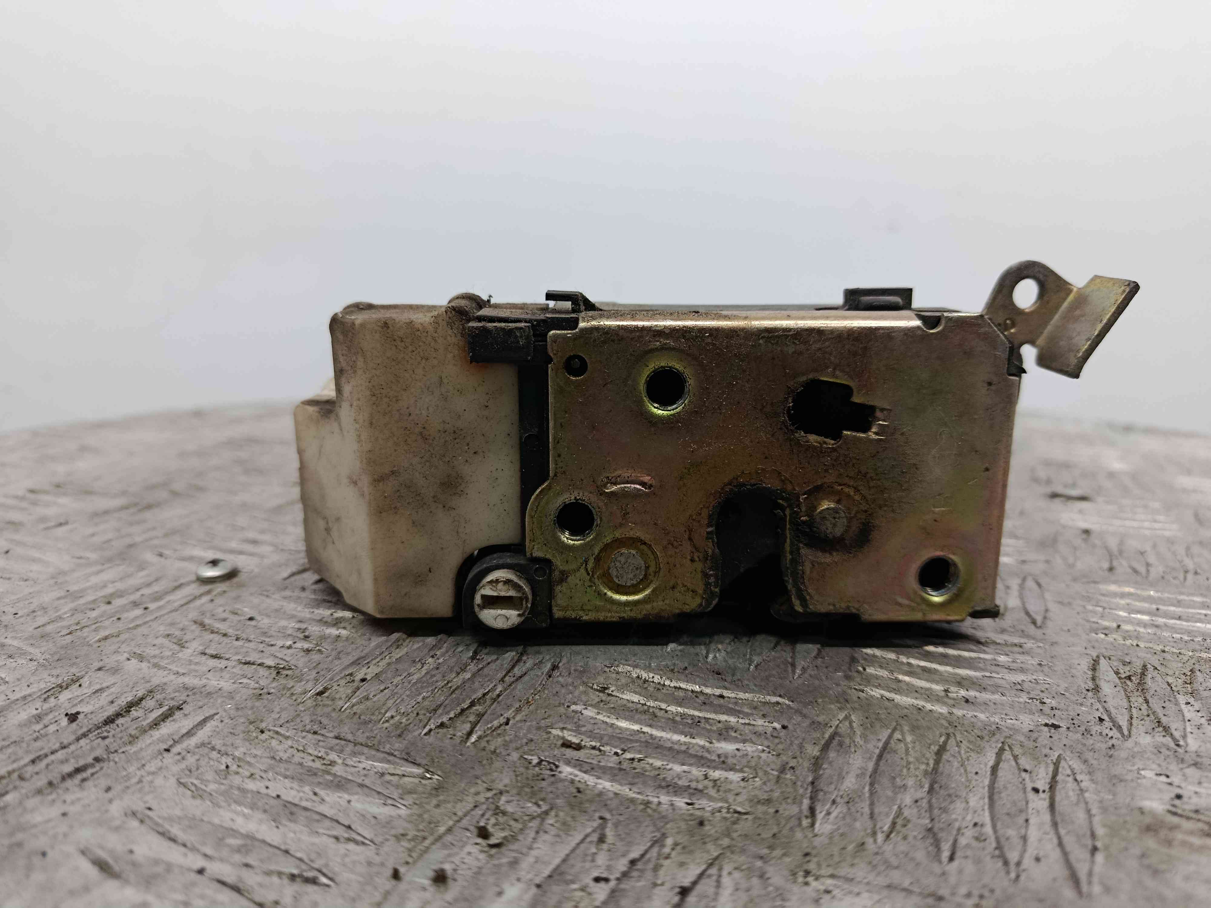 Fecho da Porta Trás Esq - FIAT PUNTO (176_)-38445602 Fecho da Porta Trás Esq - FIAT PUNTO (176_)-38445602