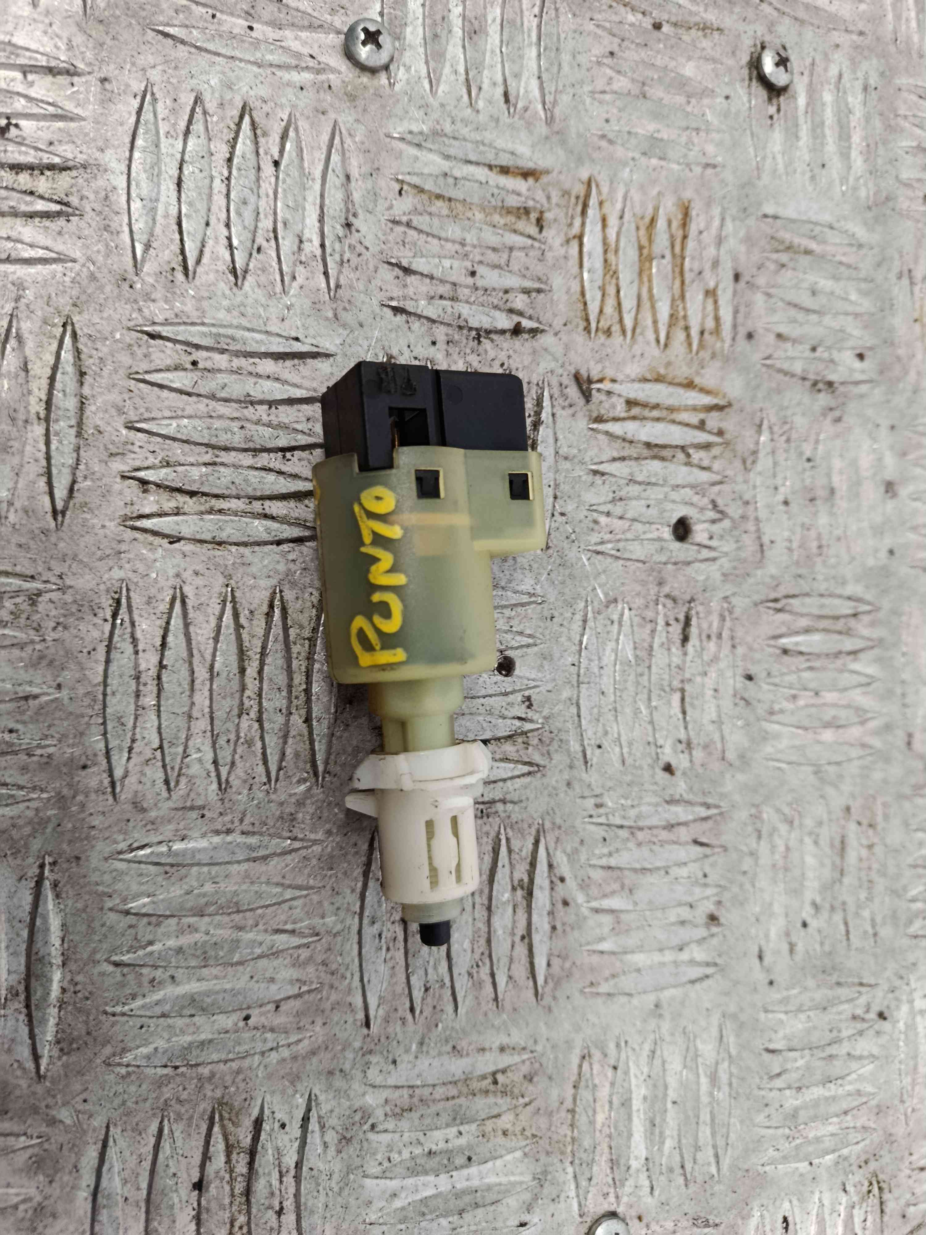 Pistola Deposito Combustivel - FIAT PUNTO (176_)-38445624 Pistola Deposito Combustivel - FIAT PUNTO (176_)-38445624