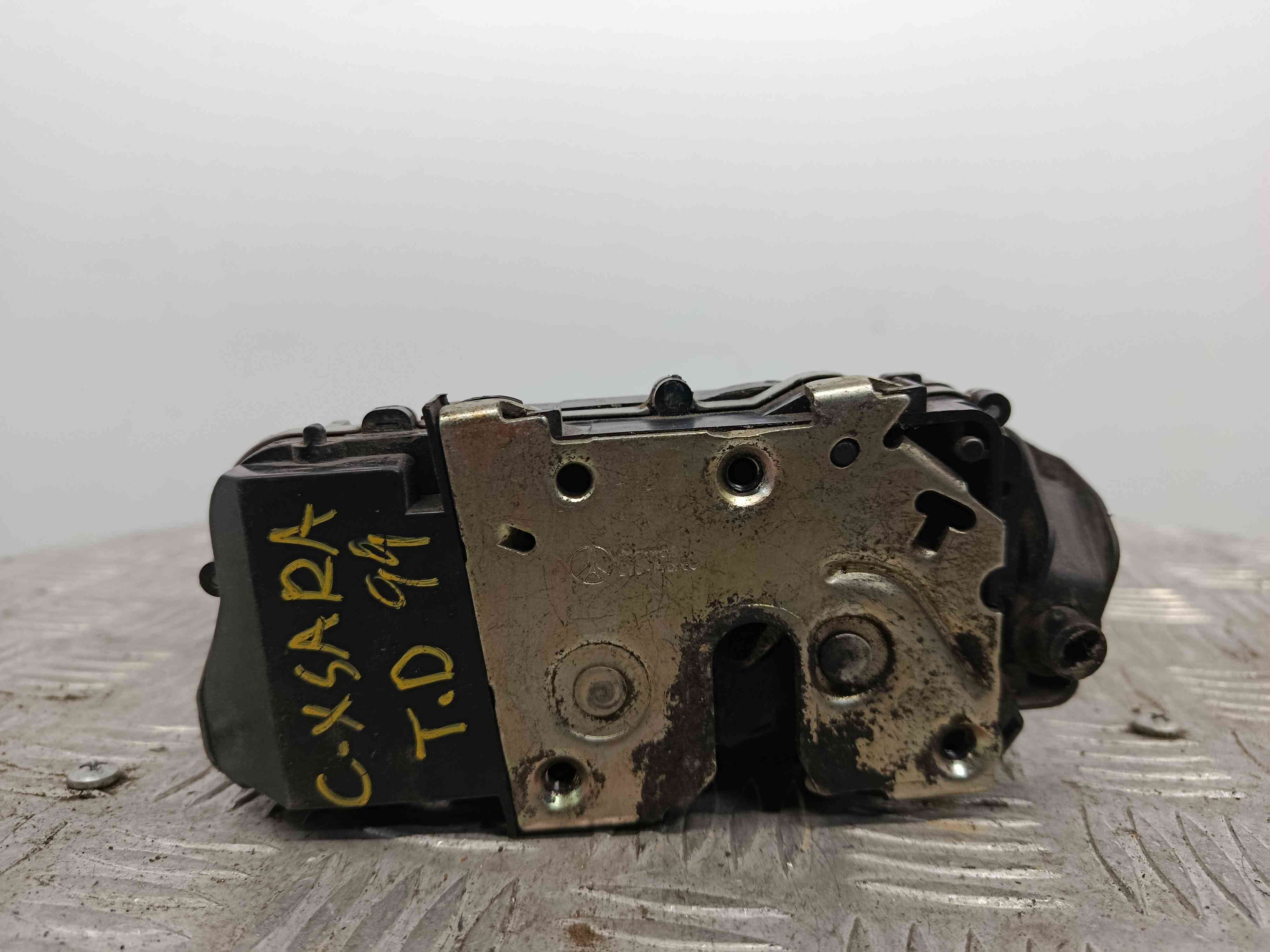 Fecho da Porta Trás Dto 913884 - CITROËN XSARA Break (N2), XSARA Estate (N2)-38463512