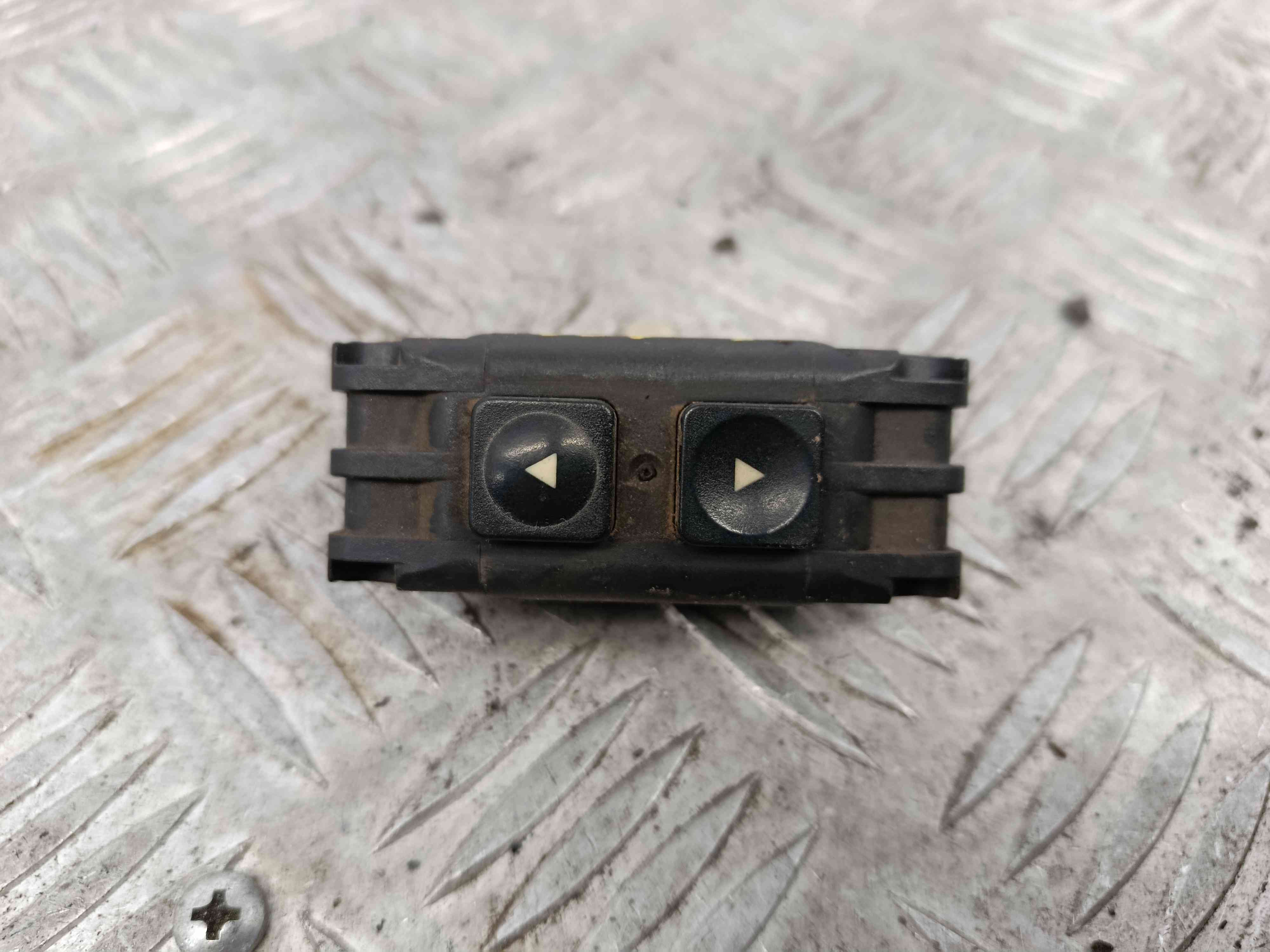 Interruptor / Comando Elevador Vidro Frente Dto   - FIAT TEMPRA (159_)-38463621