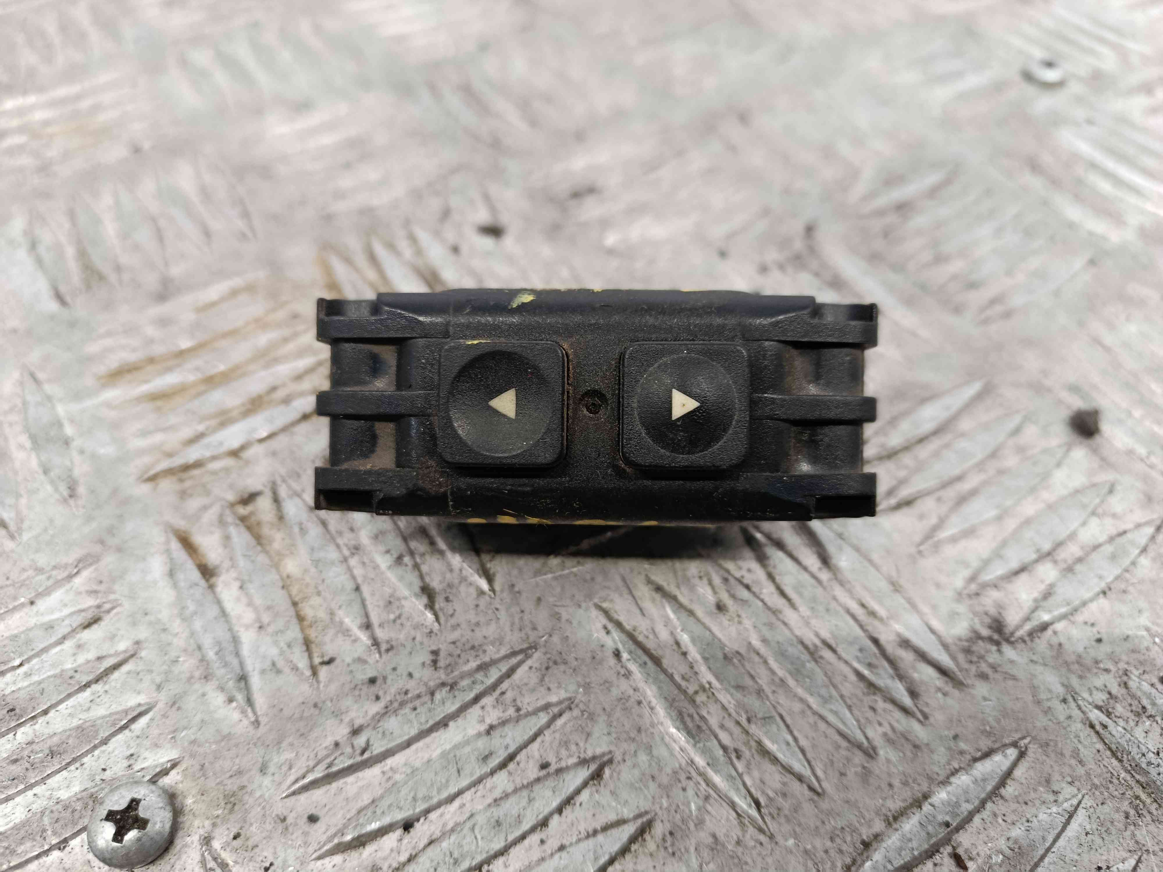 Interruptor / Comando Elevador Vidro Trás Esq  - FIAT TEMPRA (159_)-38463627