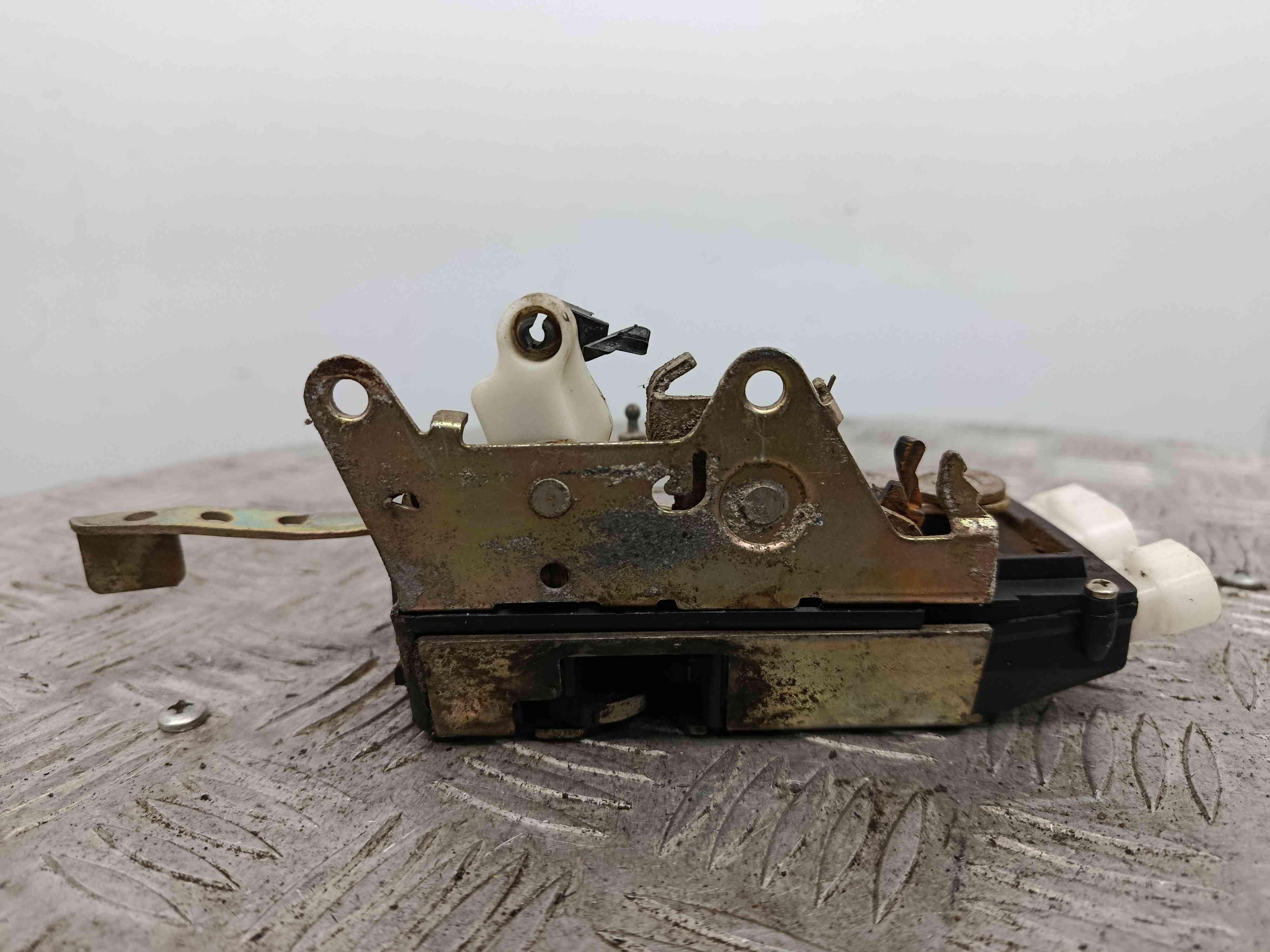 Fecho da Porta Frente Esq  - FIAT TEMPRA (159_)-38463639