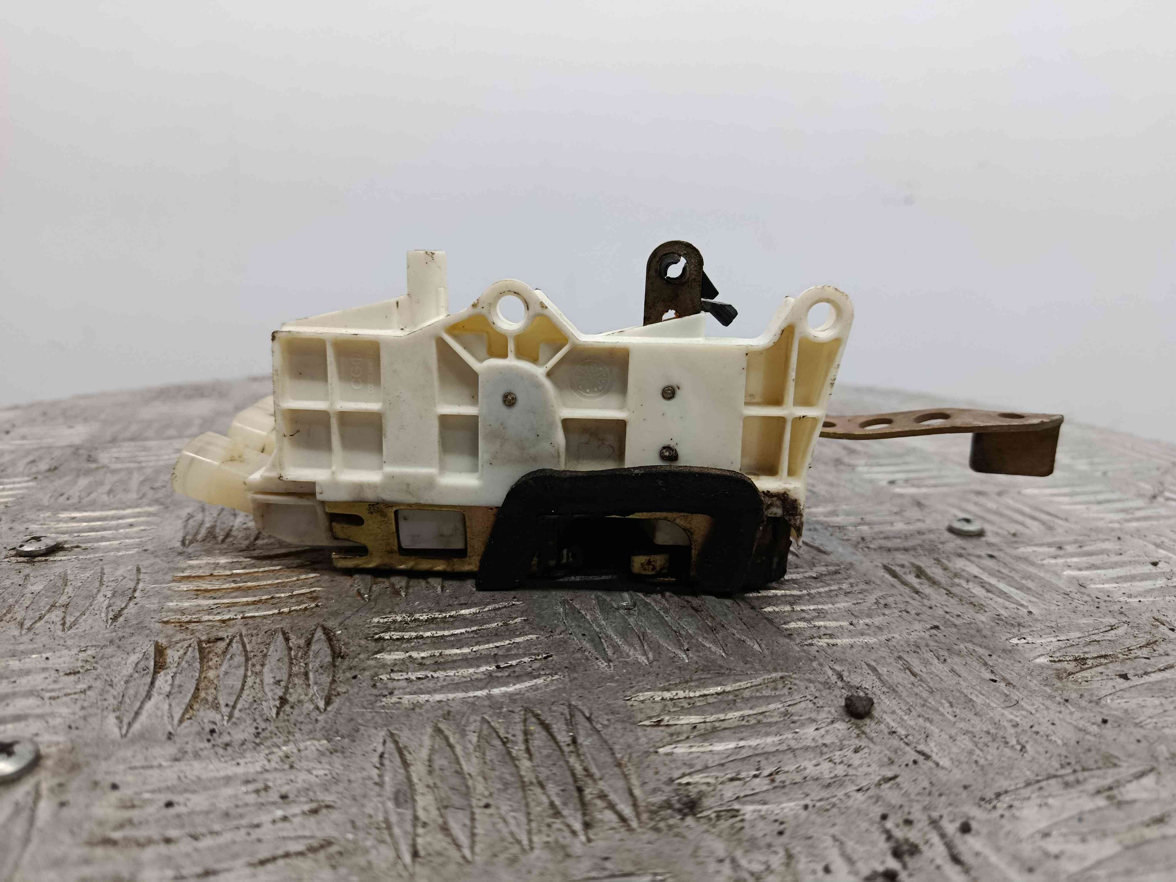 Fecho da Porta Frente Dto  - FIAT TEMPRA (159_)-38463643