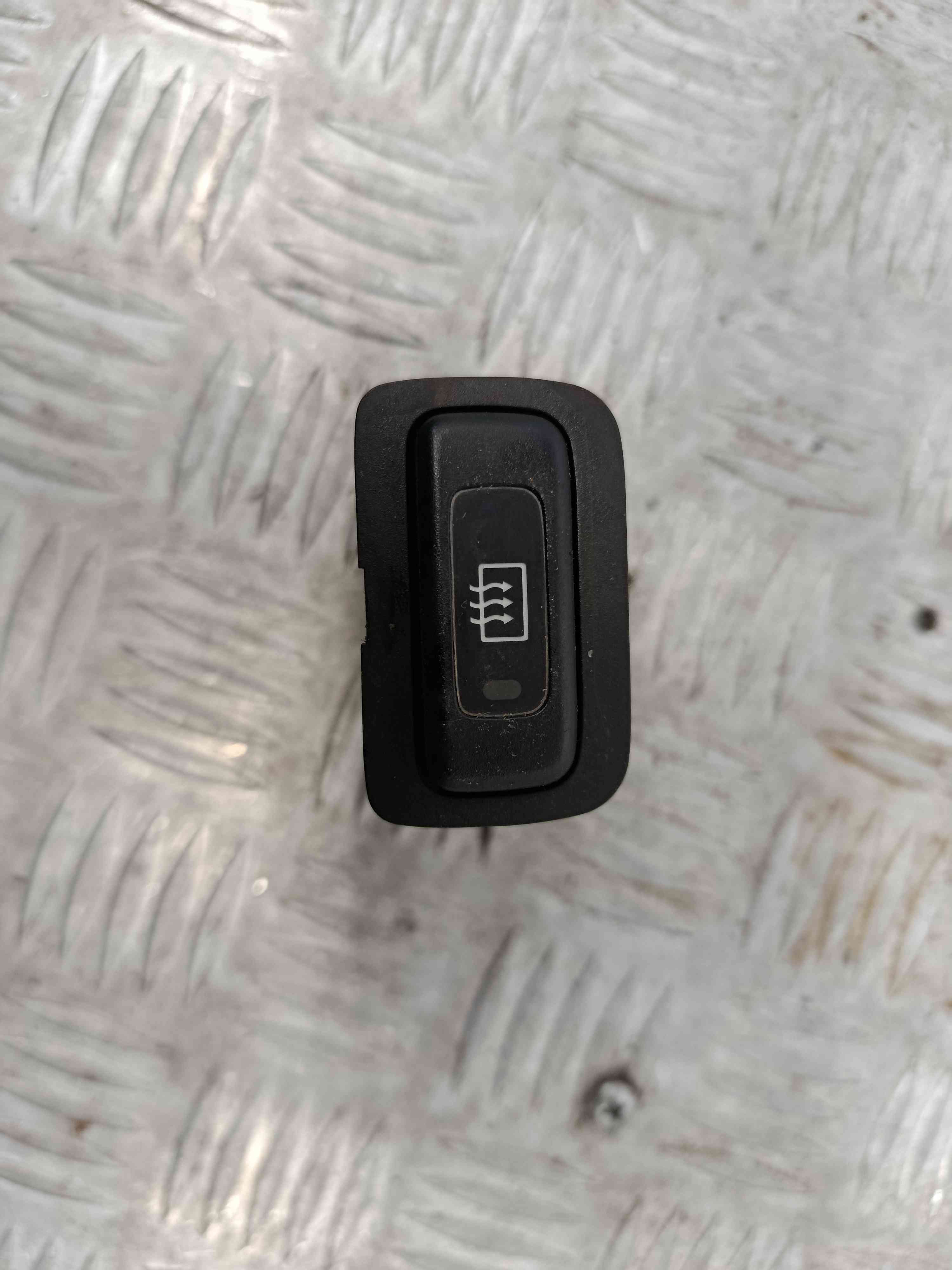 Comutador Interruptor Desembaciador Vidro ST3A50366 - ROVER 45 I três volumes (RT)-38463839 Comutador Interruptor Desembaciador Vidro ST3A50366 - ROVER 45 I três volumes (RT)-38463839