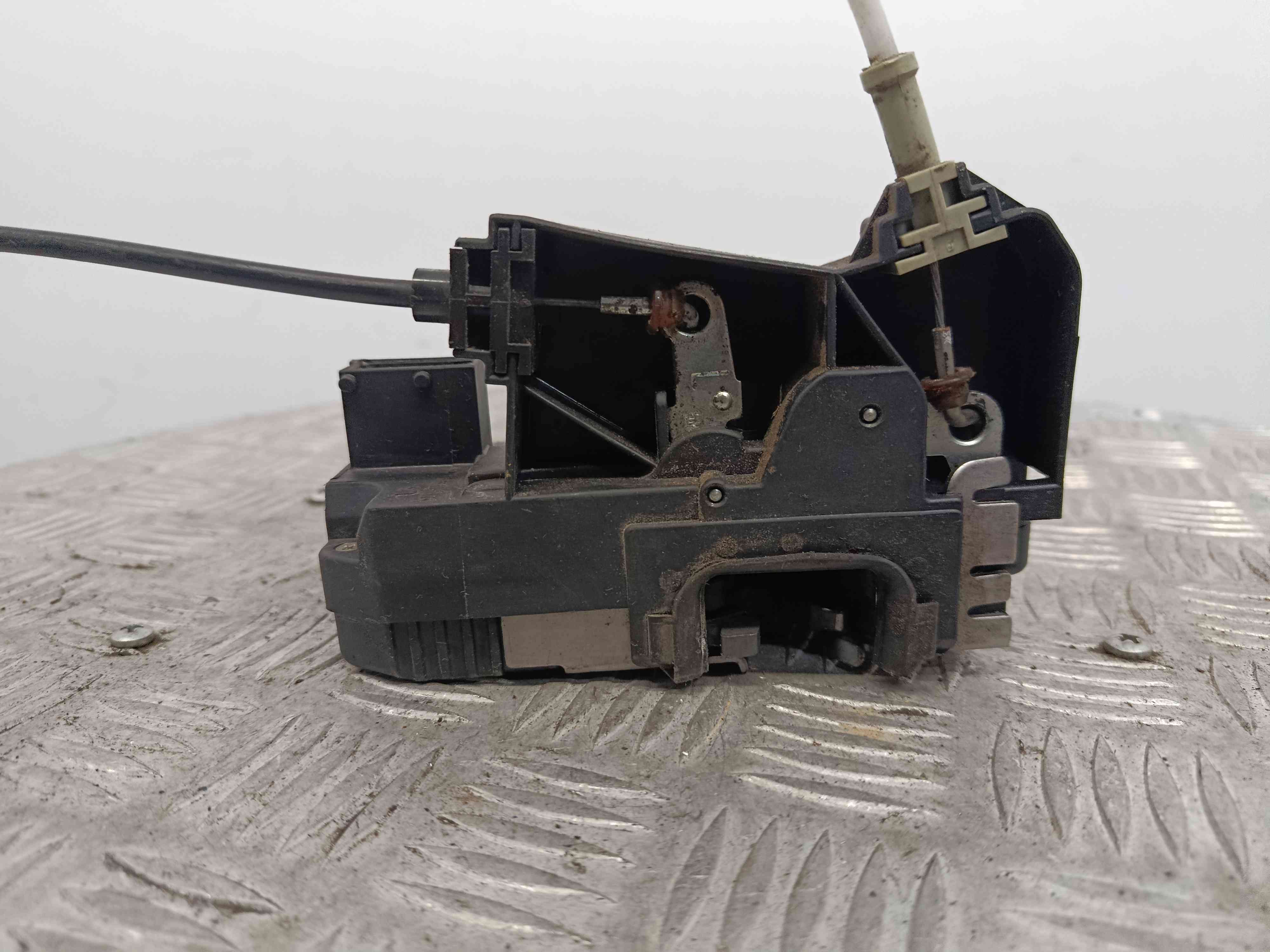 Fecho da Porta Frente Esq 24444015 - OPEL ASTRA G Hatchback (T98)-38463940