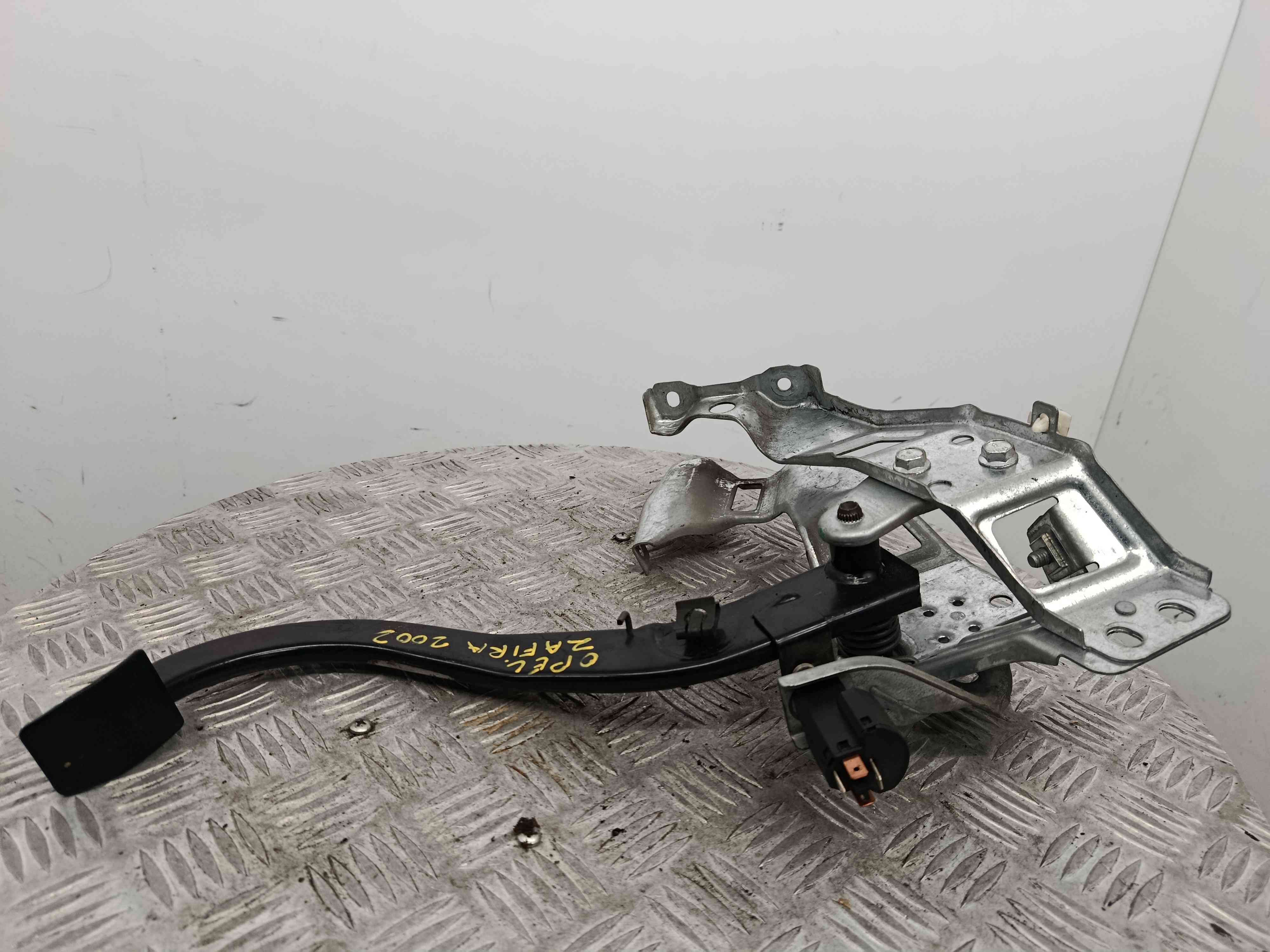 Pedal de Embraiagem 13192503 - OPEL ZAFIRA A Veículo multiuso (T98)-38464388