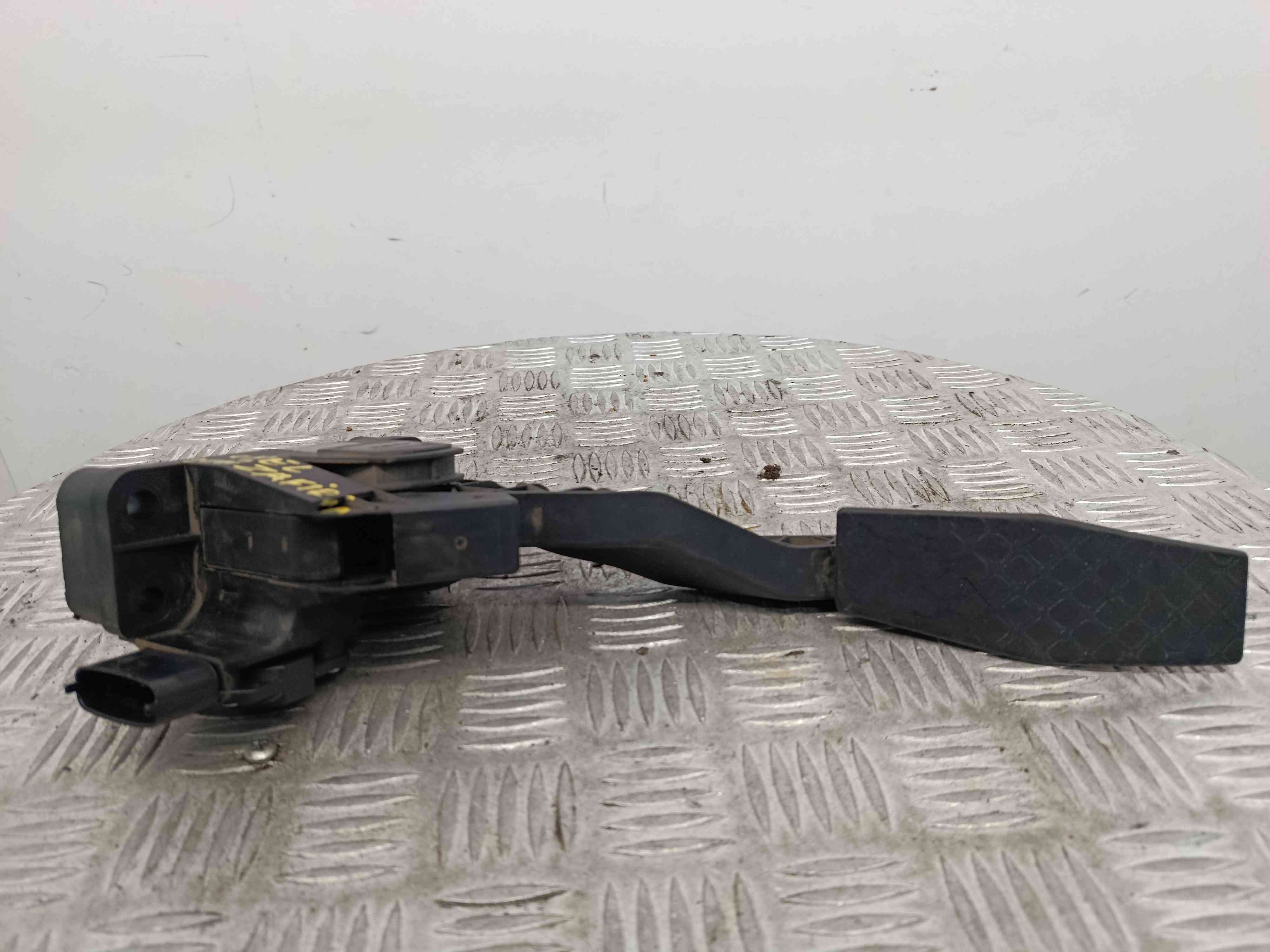 Pedal do Acelerador 90581208 - OPEL ZAFIRA A Veículo multiuso (T98)-38464390