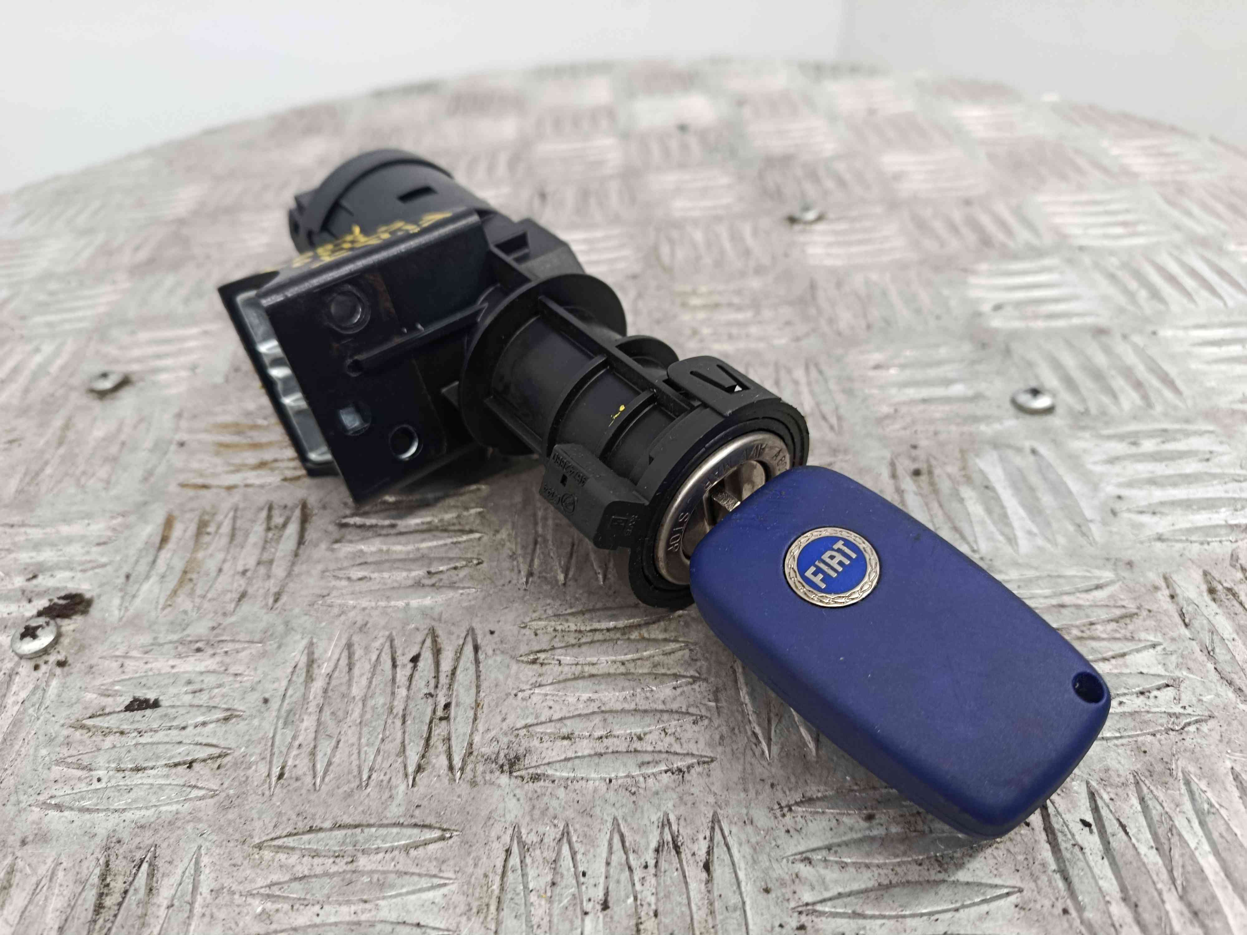 Canhão de ignição 467601520 - FIAT STILO Multi Wagon (192_)-38464686