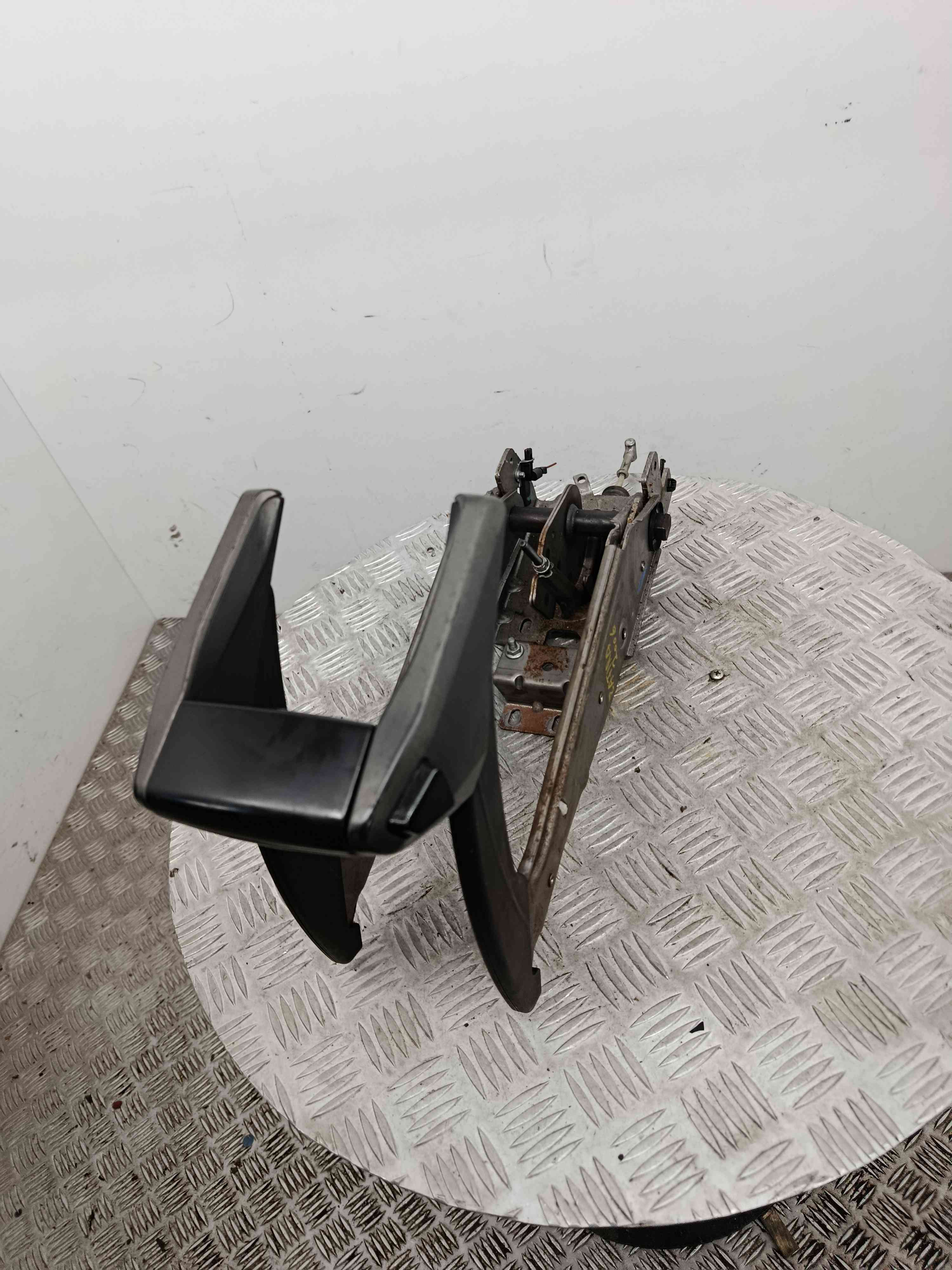 Travão de Mão  13173080 - OPEL ZAFIRA B Caixa/monovolume (A05)-38465023