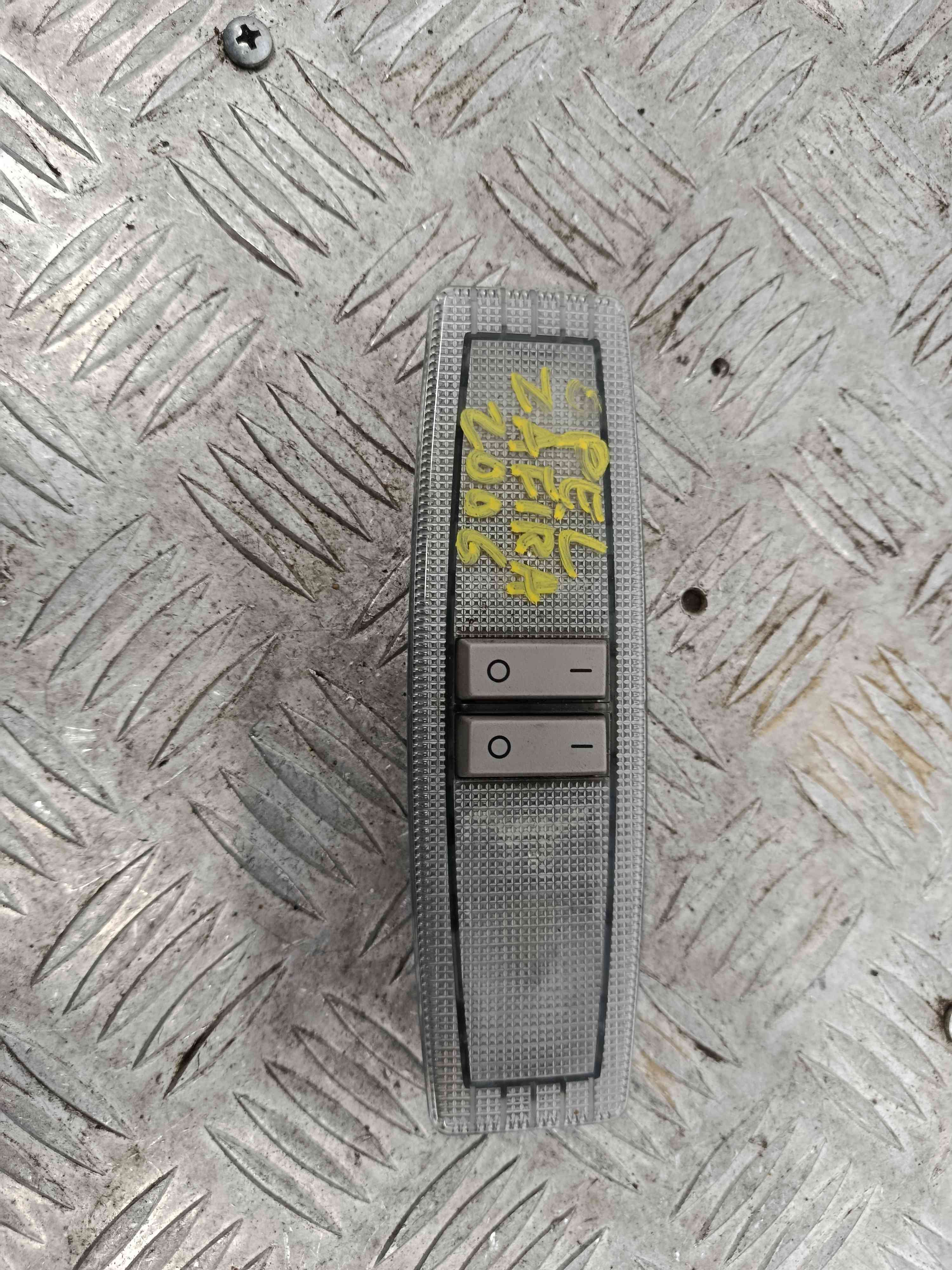 Plafonier Teto 13101641 - OPEL ZAFIRA B Caixa/monovolume (A05)-38465096