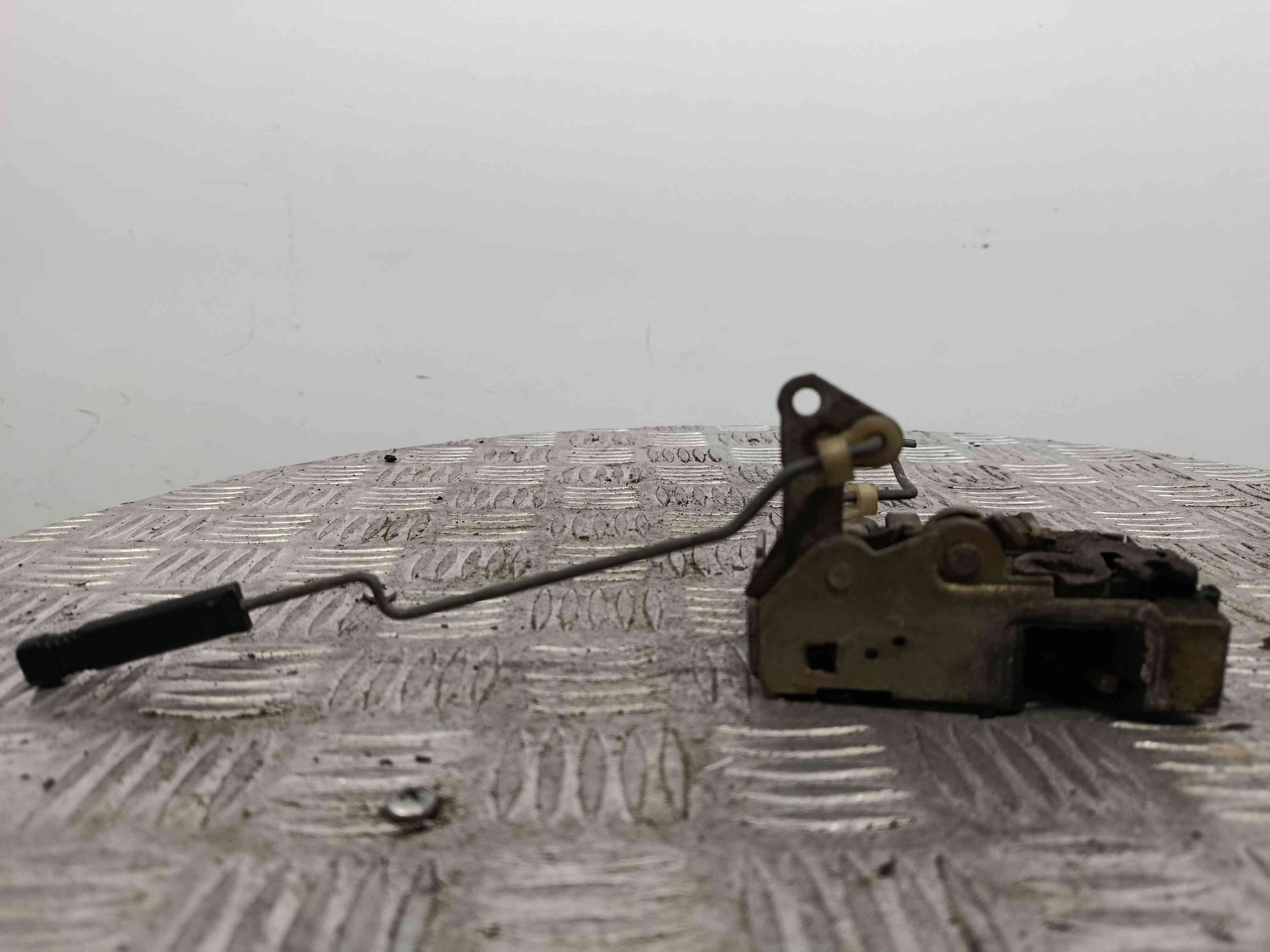 Fecho da Porta Frente Esq 913585 - PEUGEOT 106 I (1A, 1C)-38465274