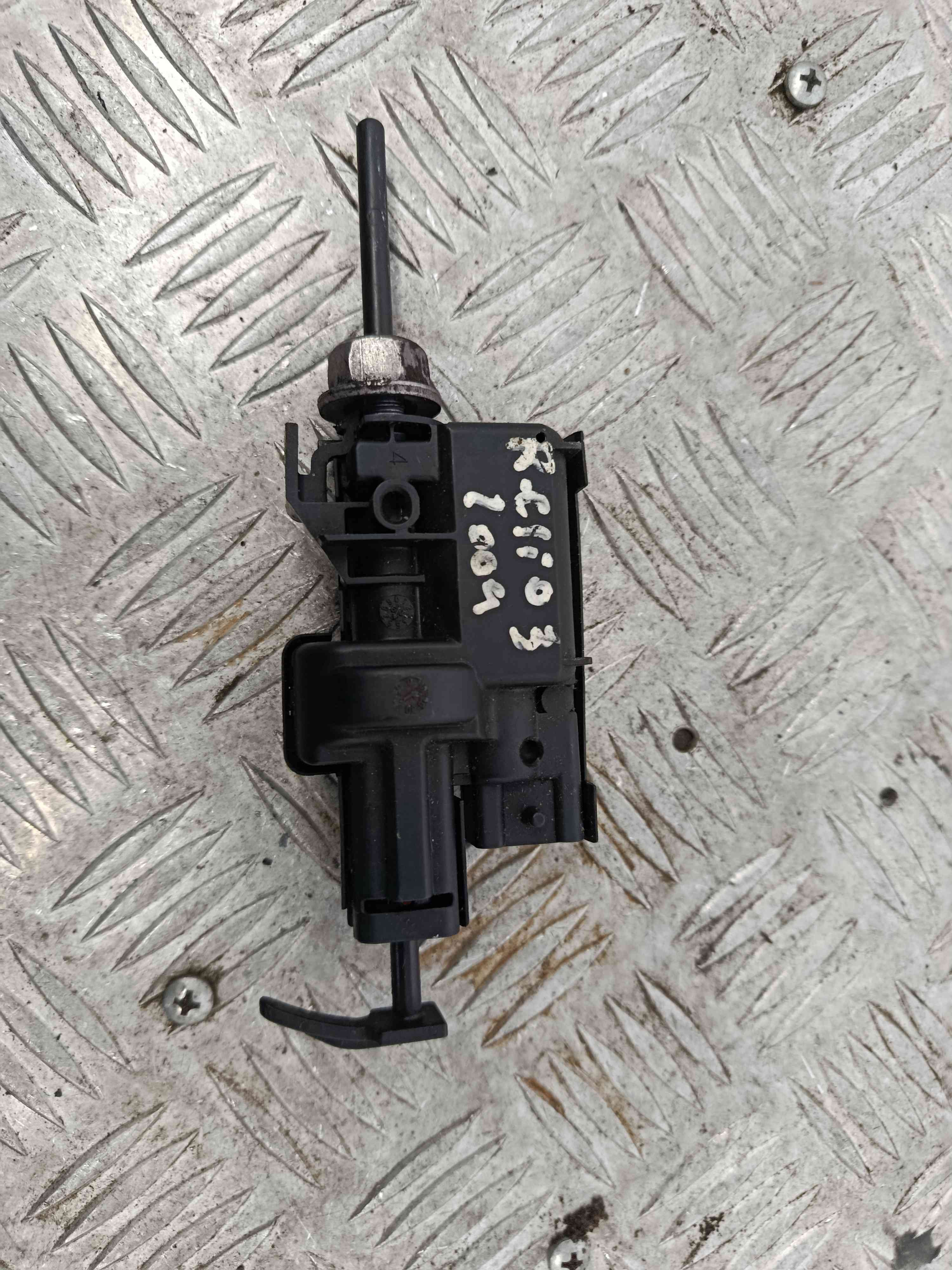 Pistola Deposito Combustivel 8200305732 - RENAULT CLIO III (BR0/1, CR0/1)-38468495