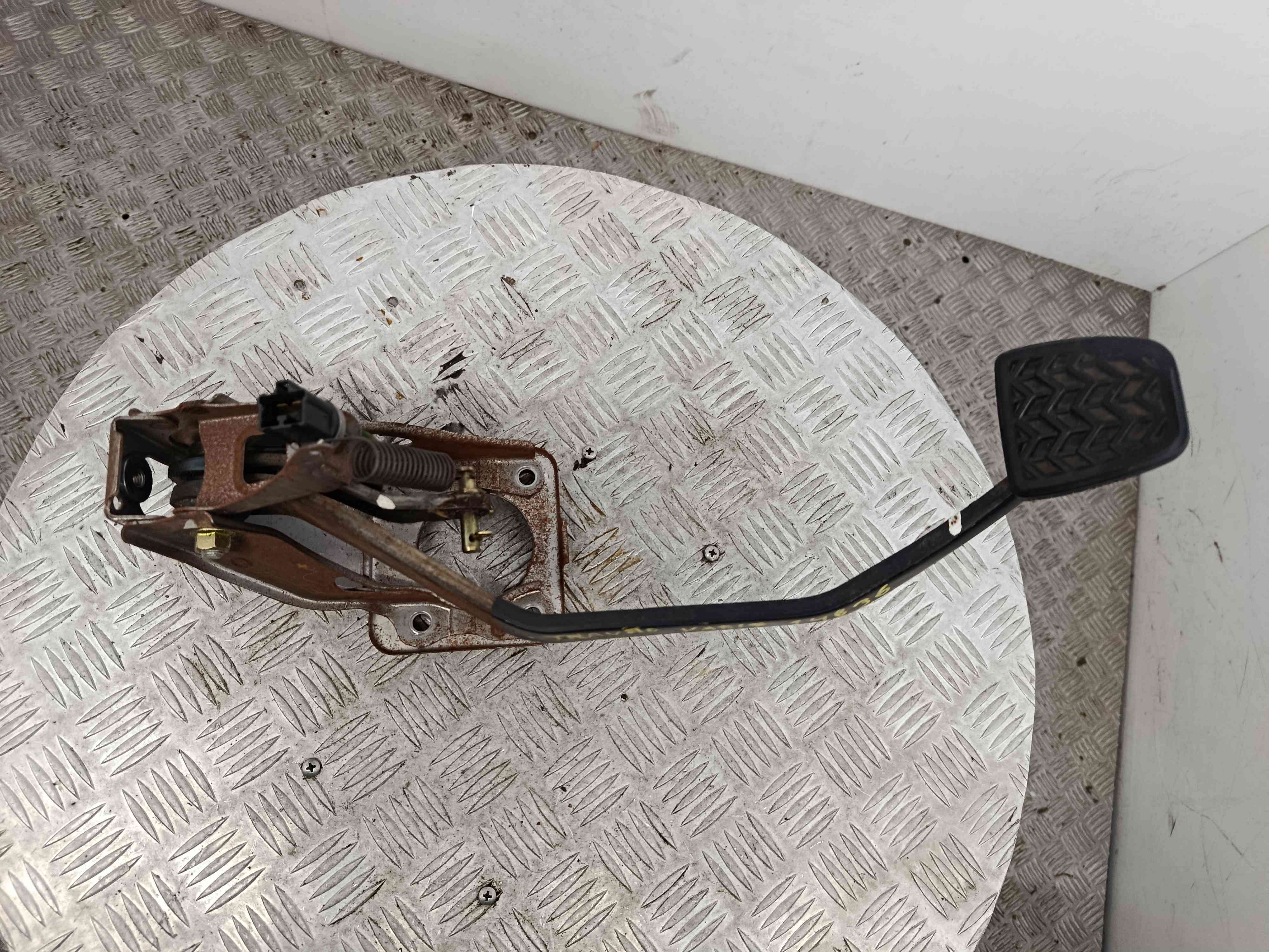 Pedal do Travão 4710152031 - TOYOTA ECHO (_P1_), YARIS (_P1_), YARIS/VITZ (_P1_)-38471068 Pedal do Travão 4710152031 - TOYOTA ECHO (_P1_), YARIS (_P1_), YARIS/VITZ (_P1_)-38471068