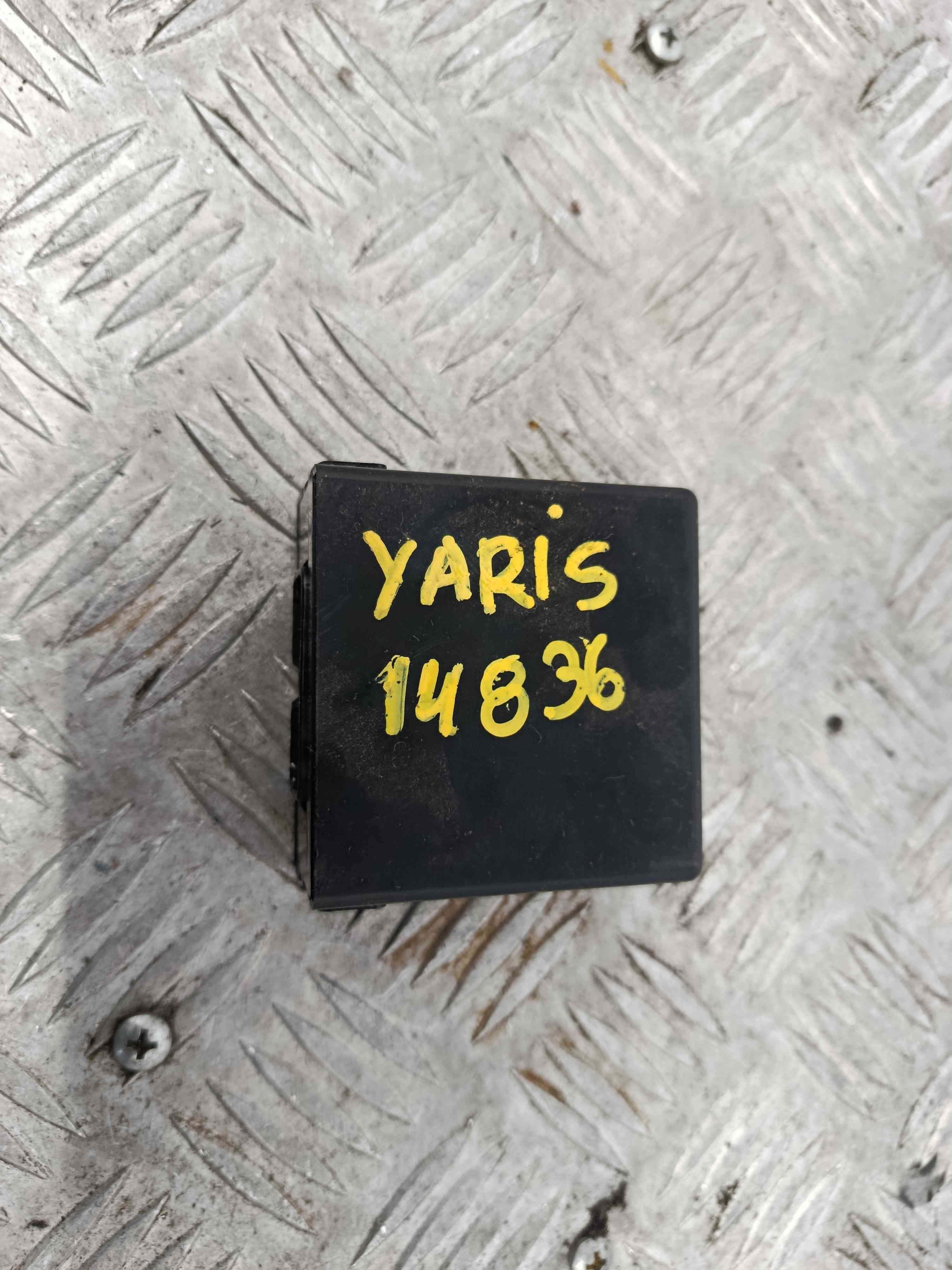 Centralina Ar Condicionado 8865052100 - TOYOTA ECHO (_P1_), YARIS (_P1_), YARIS/VITZ (_P1_)-38473619 Centralina Ar Condicionado 8865052100 - TOYOTA ECHO (_P1_), YARIS (_P1_), YARIS/VITZ (_P1_)-38473619