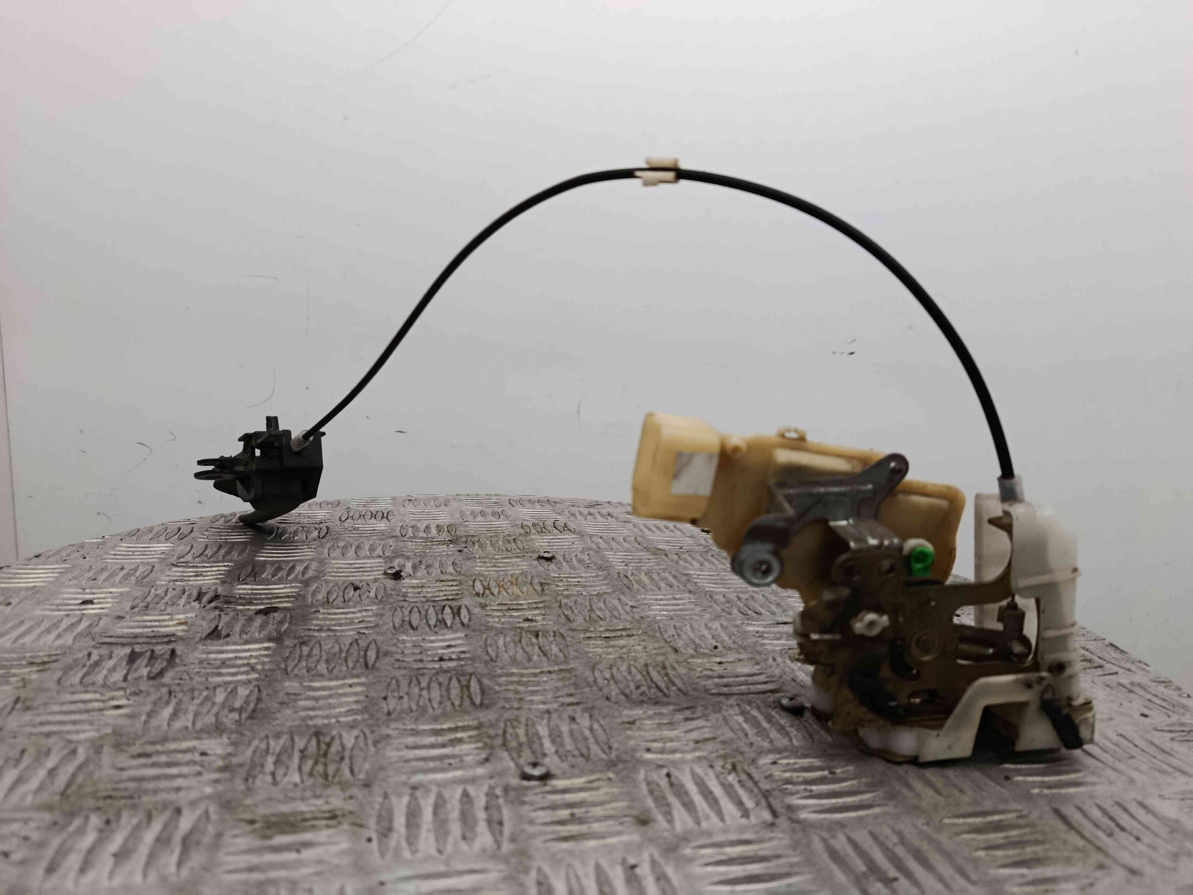 Fecho da Porta Trás Dto - TOYOTA ECHO (_P1_), YARIS (_P1_), YARIS/VITZ (_P1_)-38473380 Fecho da Porta Trás Dto - TOYOTA ECHO (_P1_), YARIS (_P1_), YARIS/VITZ (_P1_)-38473380