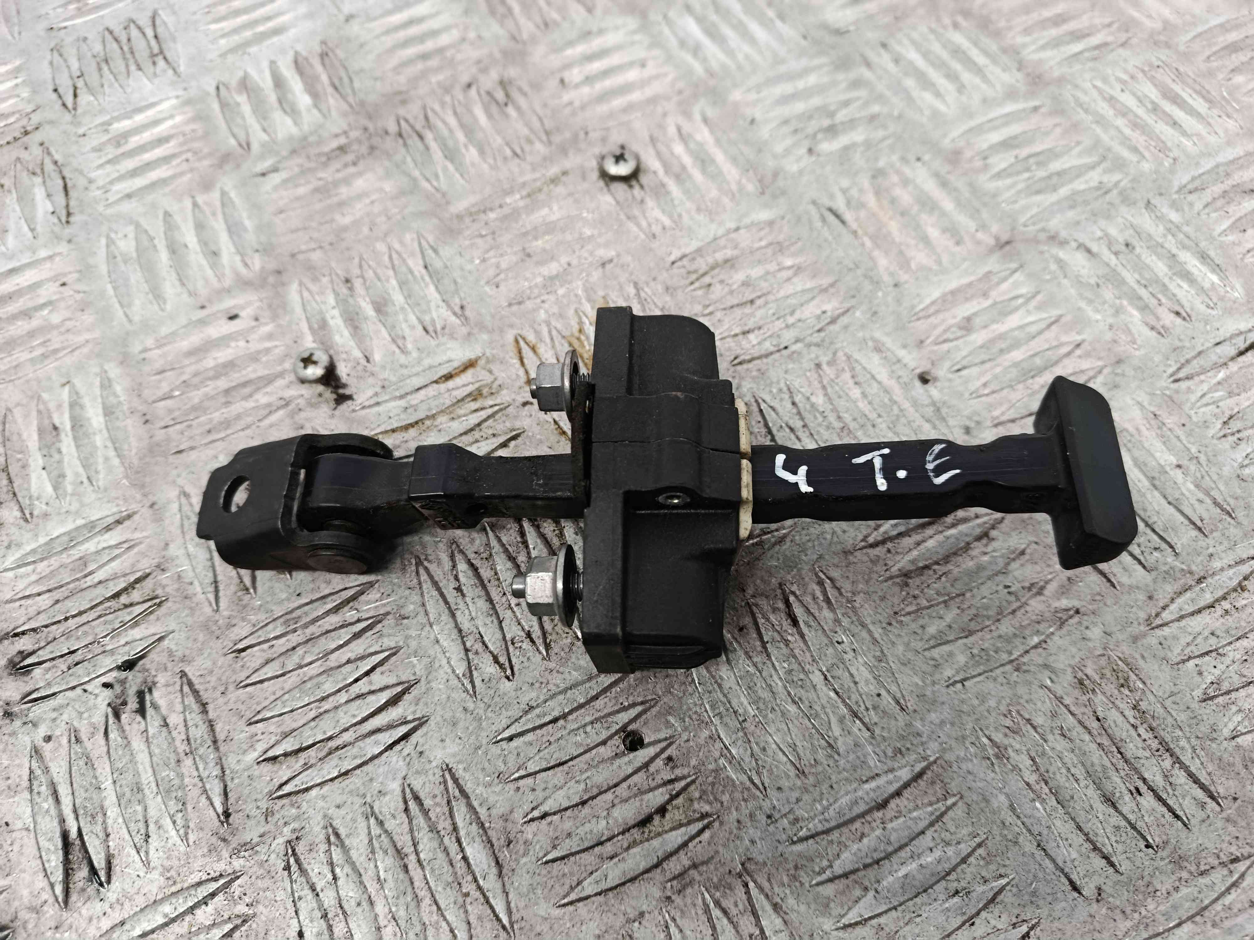 Esticador / Limitador de porta 824307435R - RENAULT CLIO IV (BH_)-38488613