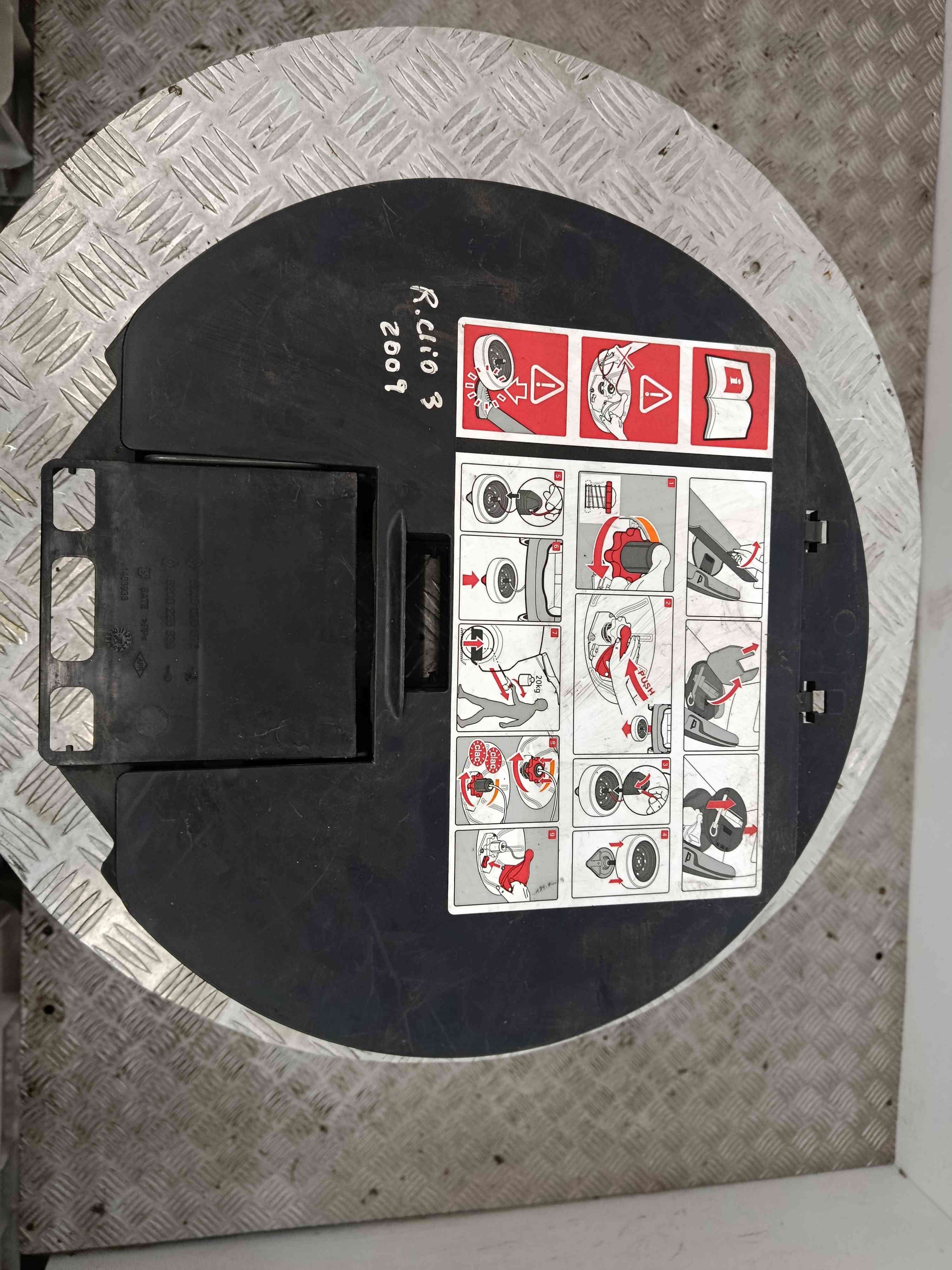 Kit Pneu Suplente 8200696876 - RENAULT CLIO III (BR0/1, CR0/1)-38488699