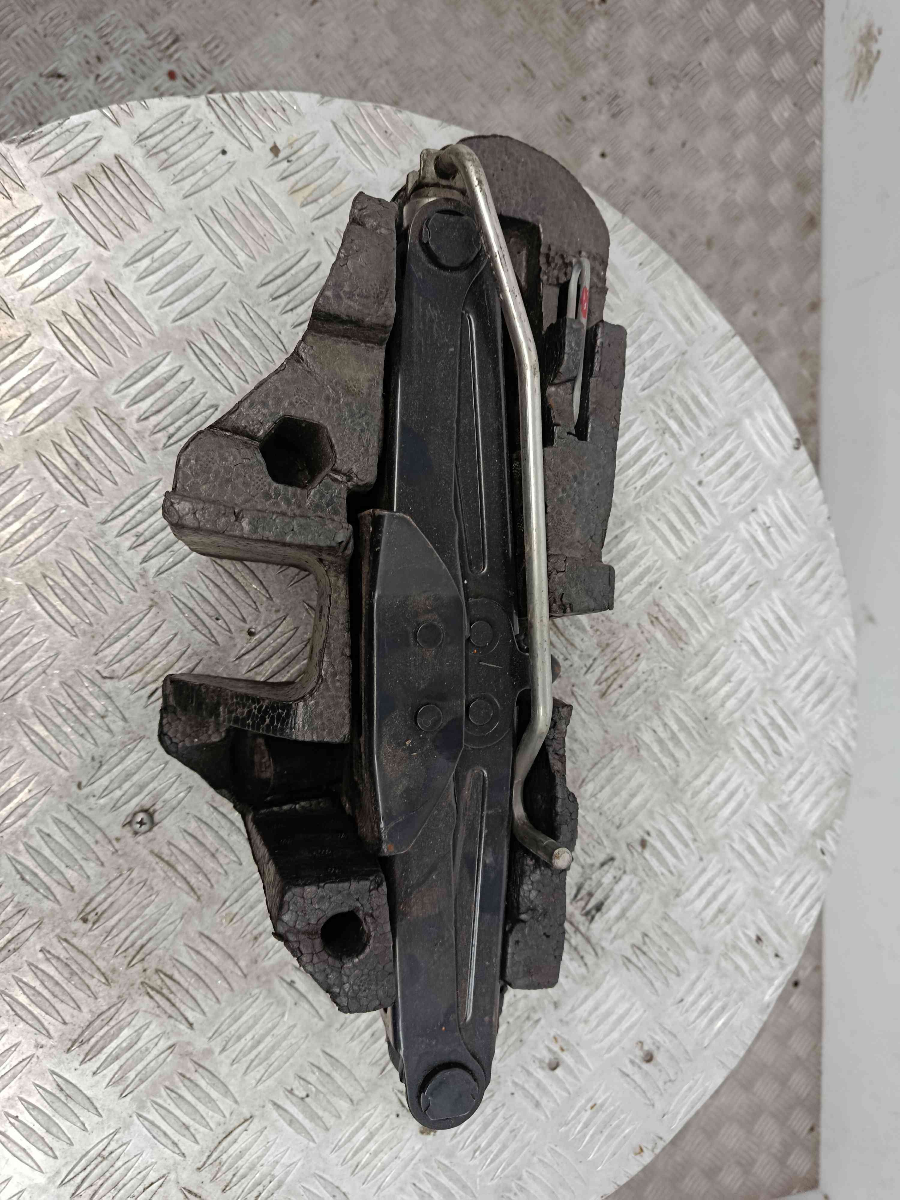 Kit Pneu Suplente 995040009R - RENAULT MEGANE III Hatchback (BZ0/1_, B3_)-38488724