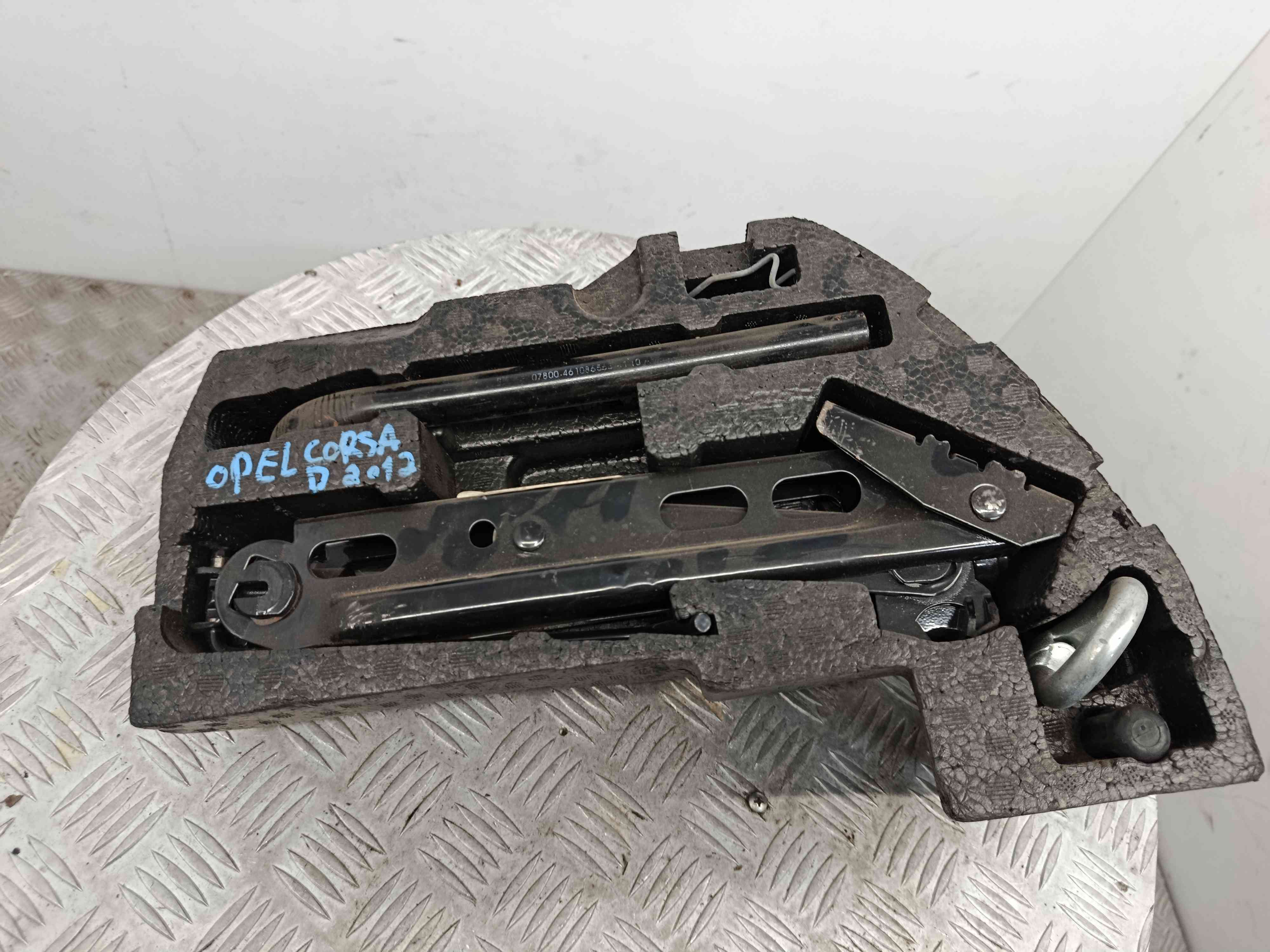 Kit Pneu Suplente 13299889 - OPEL CORSA D (S07)-38488757