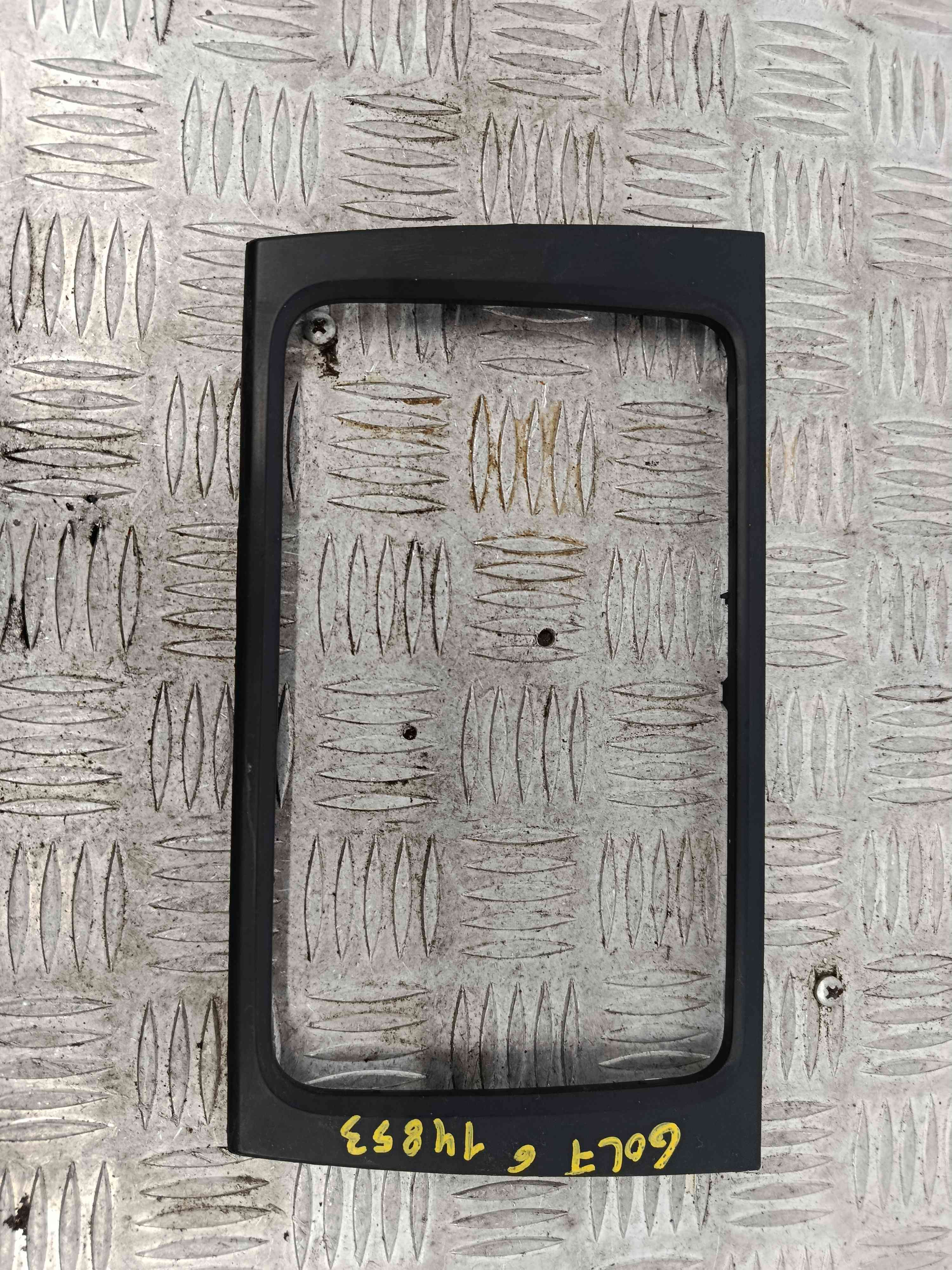 Aro Consola Central 5K0858063B - VW GOLF VI (5K1)-38489169